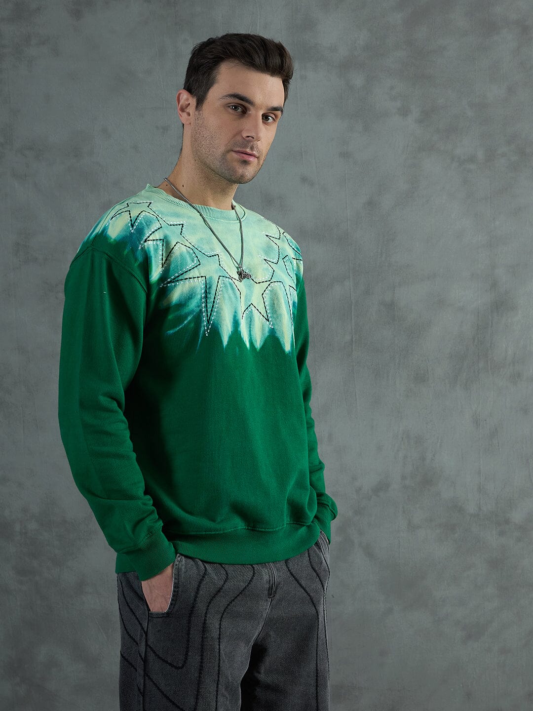 Green Star Embroidery Ombre Sweatshirt
