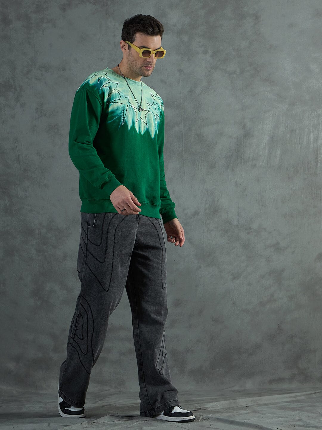Green Star Embroidery Ombre Sweatshirt