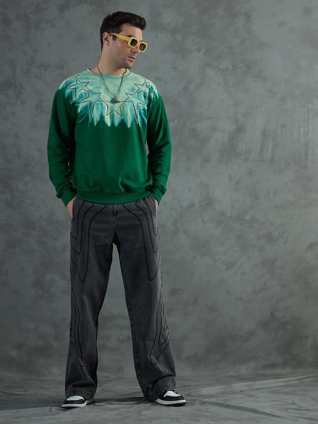 Green Star Embroidery Ombre Sweatshirt