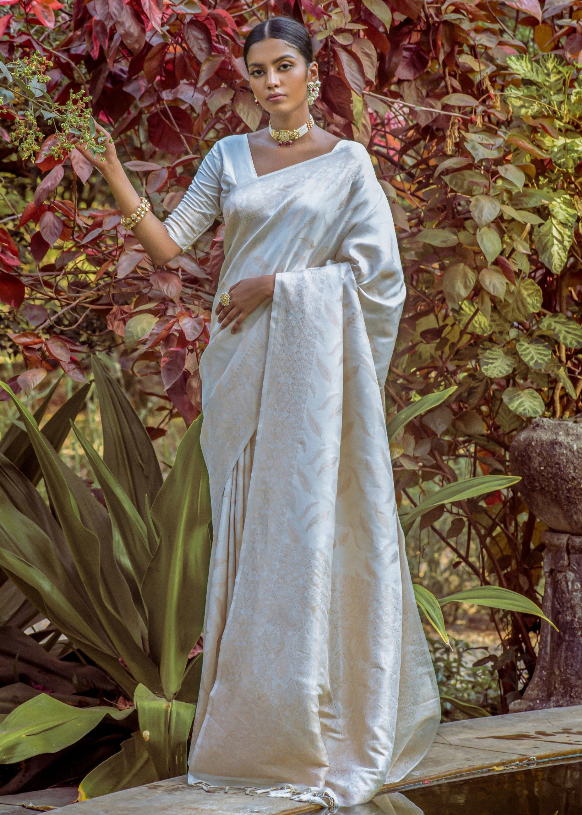 Cloud White Zari Woven Silk Saree - qivii