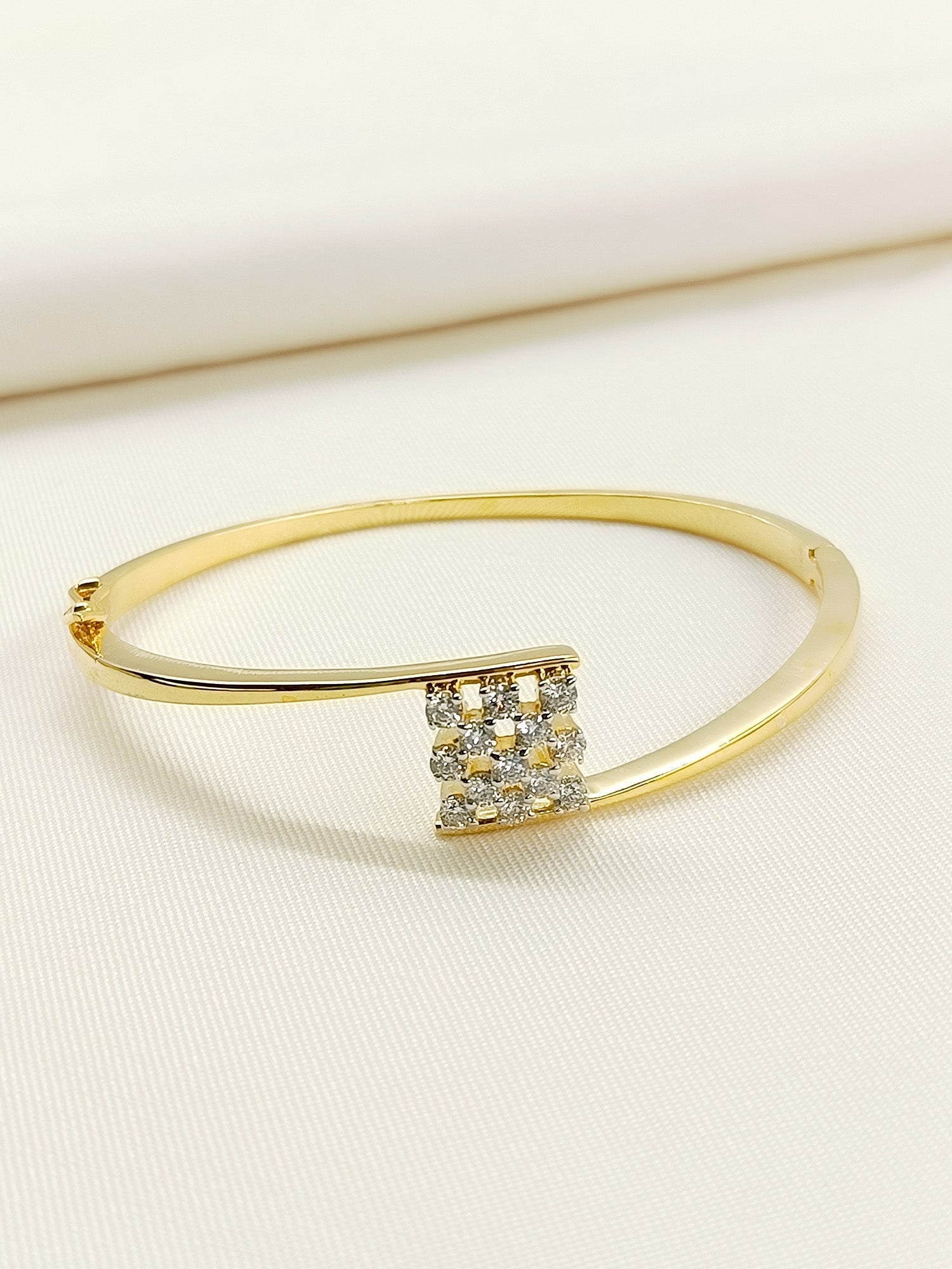 Ketaki 92.5 Silver Swarovski Stone Bracelet - qivii