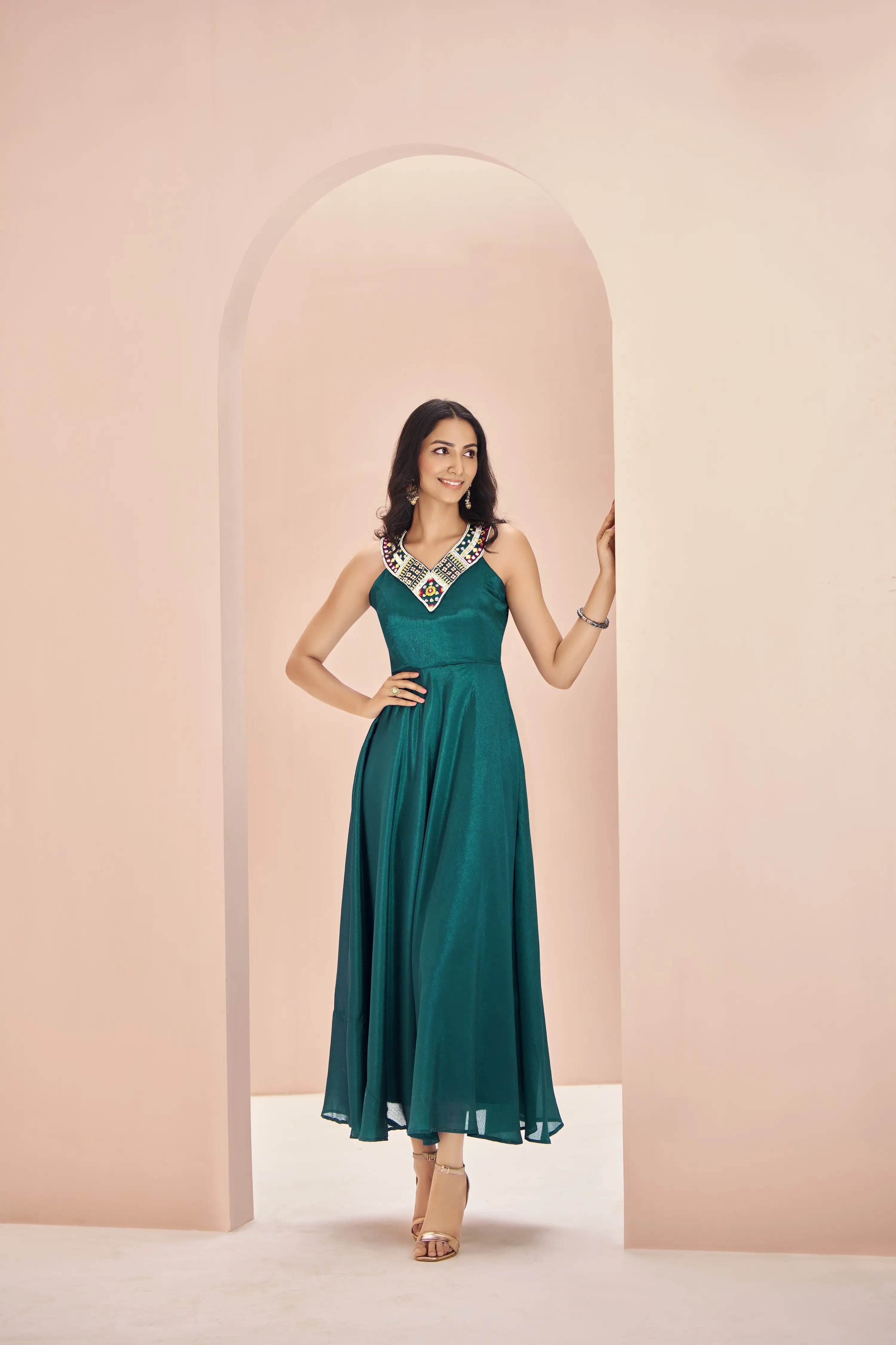 Green Chinon Silk Kurta With Handwork - qivii