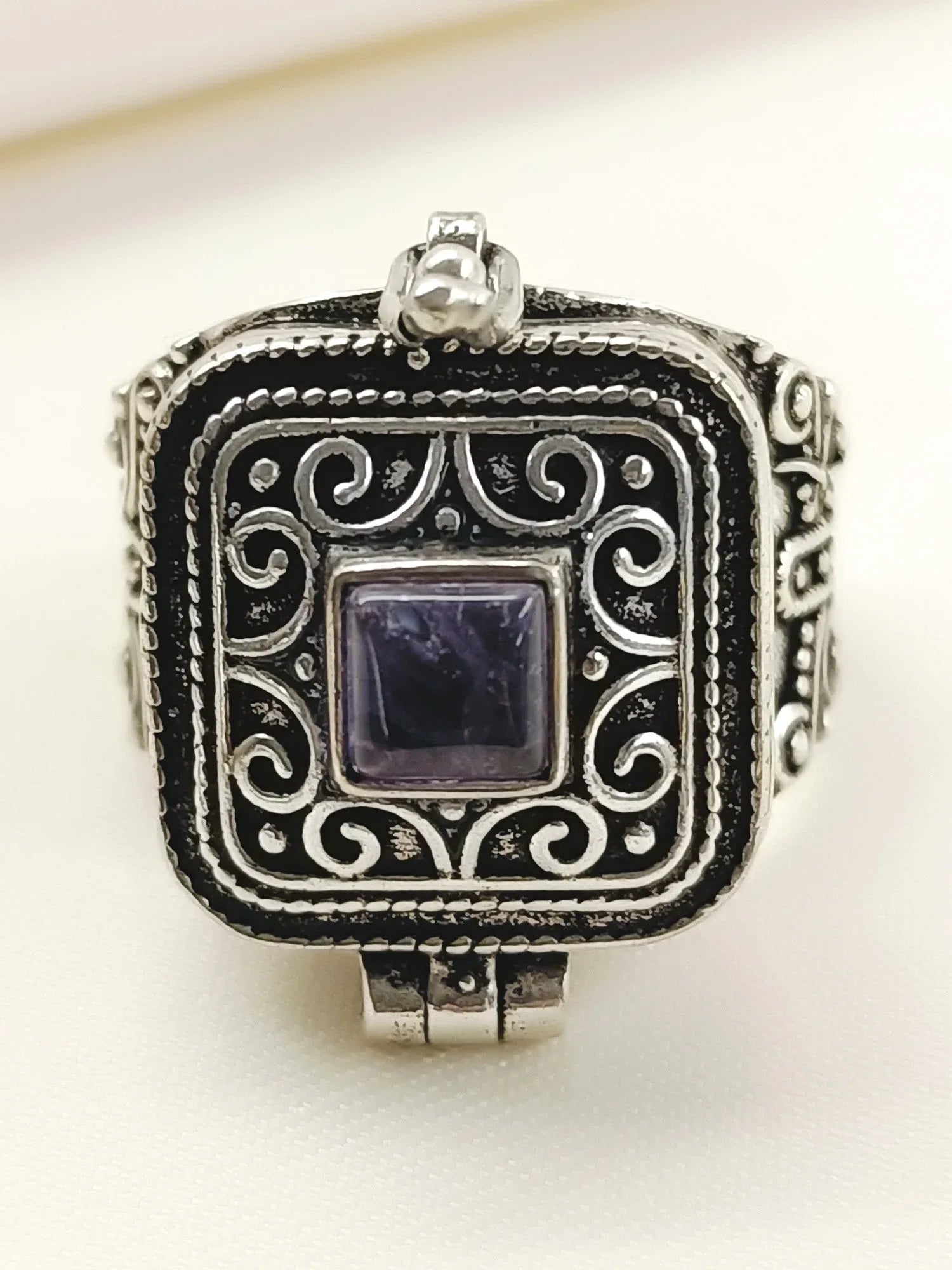 Tashvi Purple Western Finger Ring
