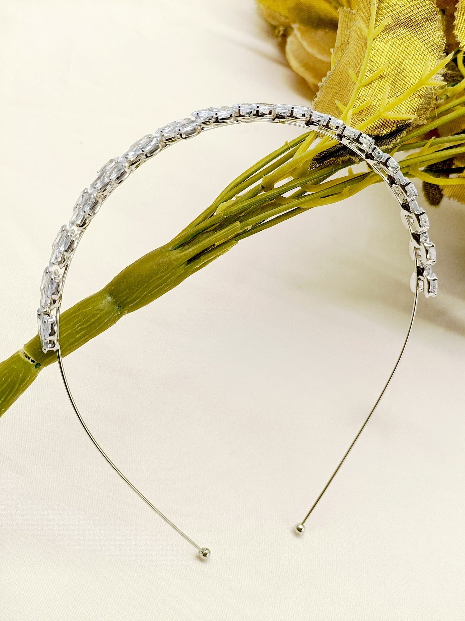 Rakulpreet American Diamond Hair Band - qivii