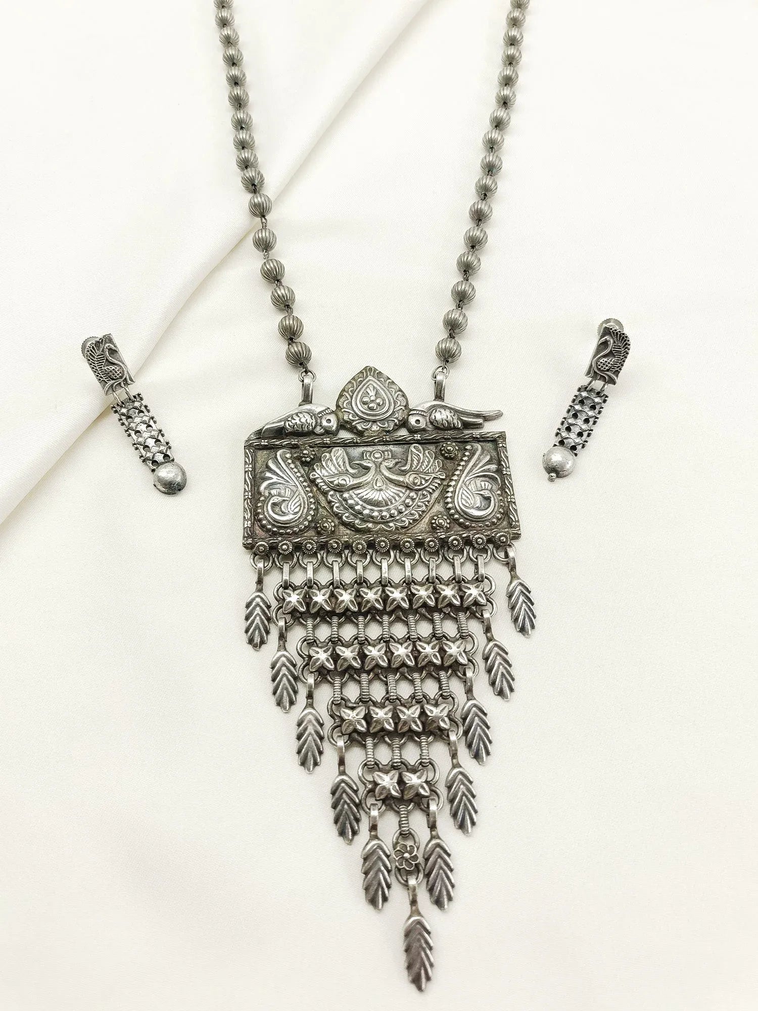 Vinesha Plain Oxidized Necklace Set