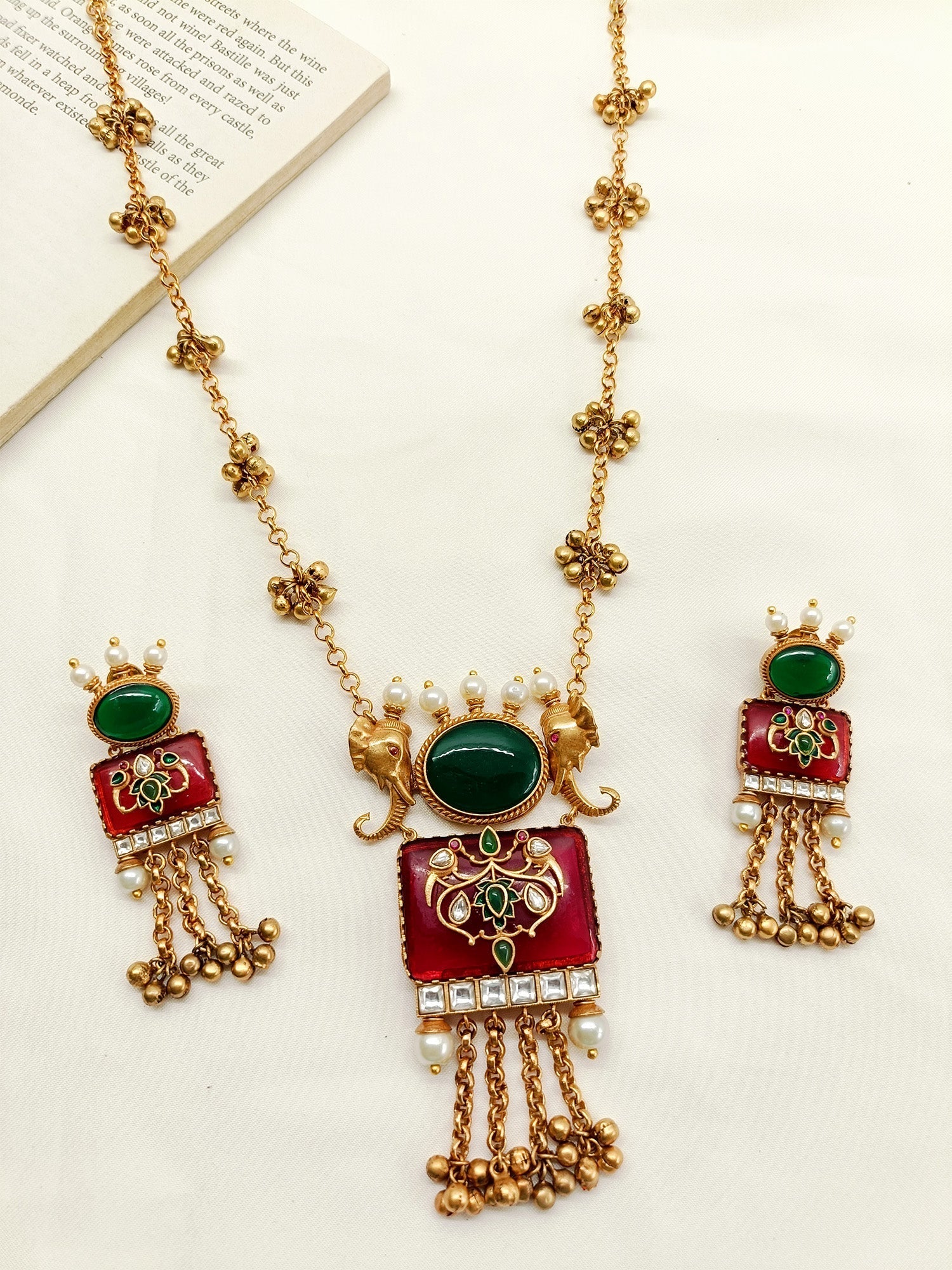 Fereen M & G Boutique Necklace Set - qivii