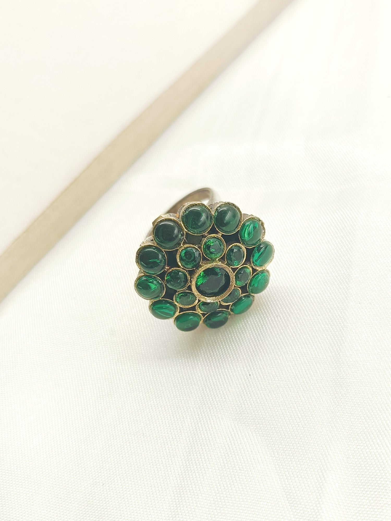 Mahika Green Oxidized Finger Ring - qivii