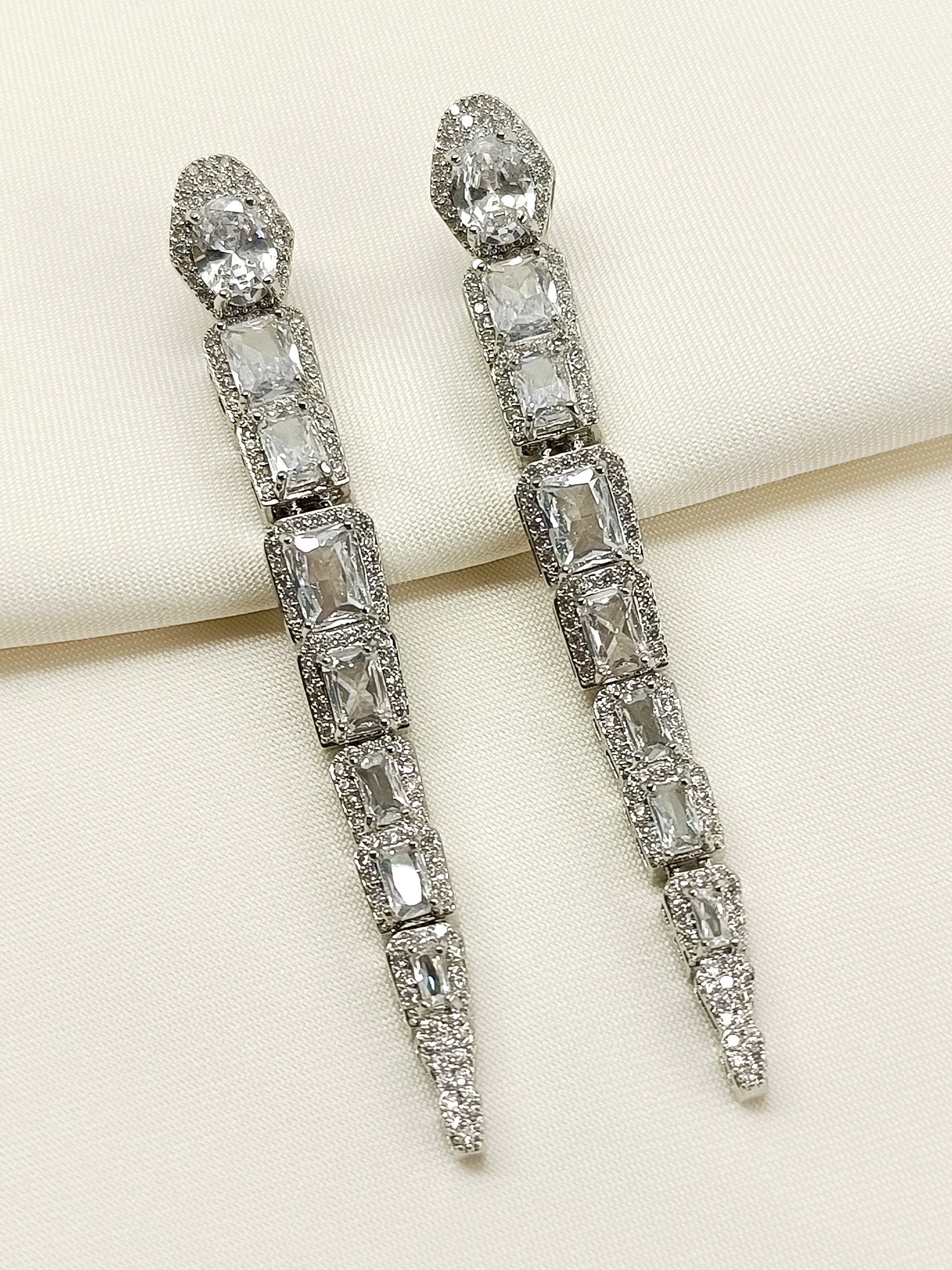 Sampurna White American Diamond Earring