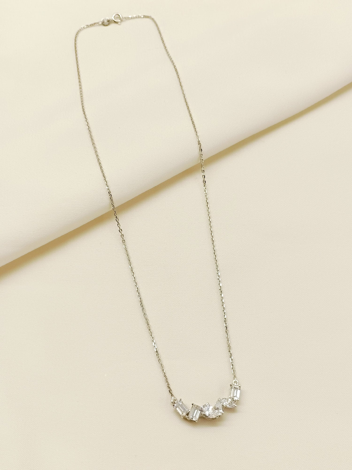 Aamiha 92.5 Silver Swarovski Stone Pendal - qivii