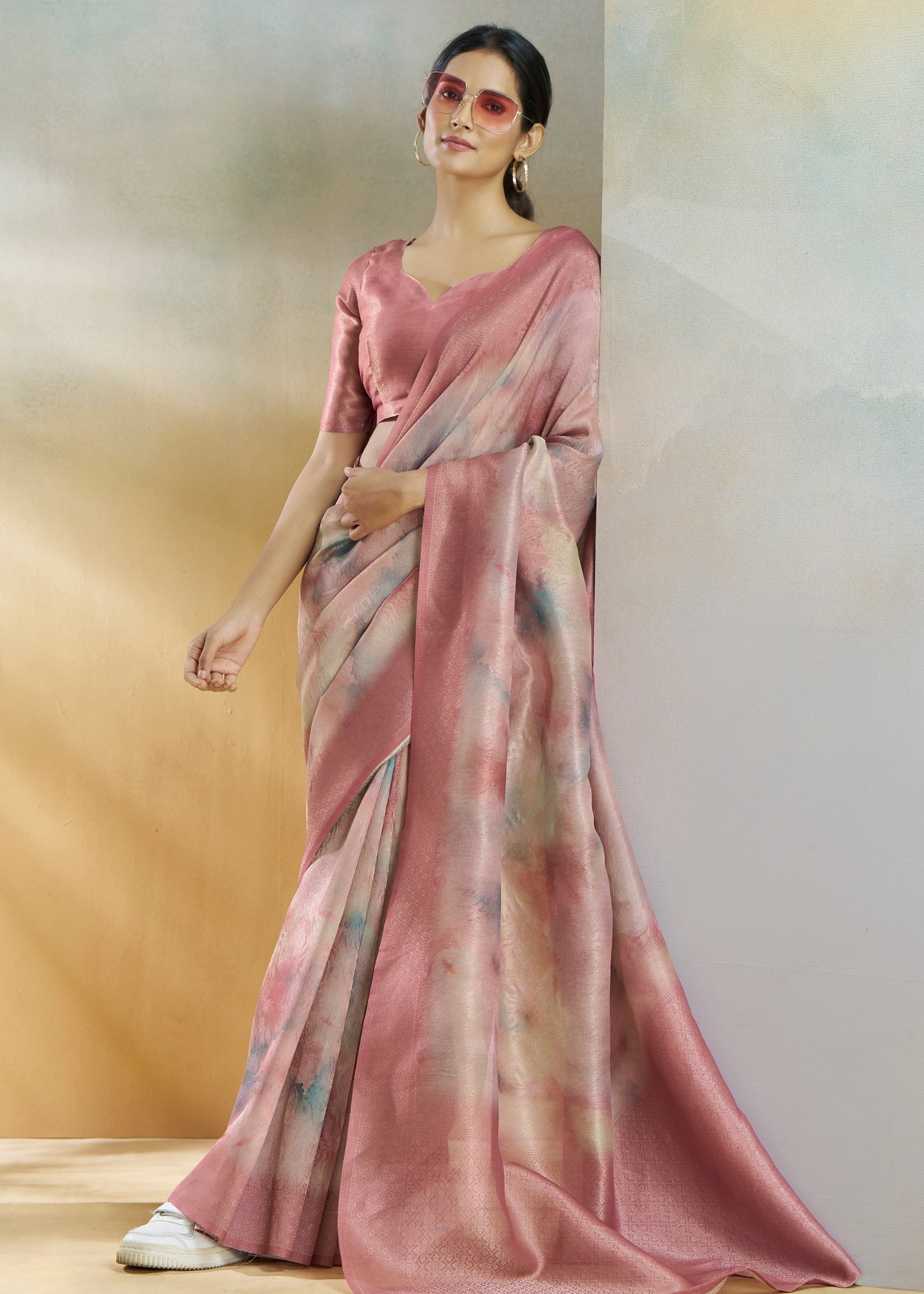 Creamy Pink Handloom Weaving Silk Saree - qivii