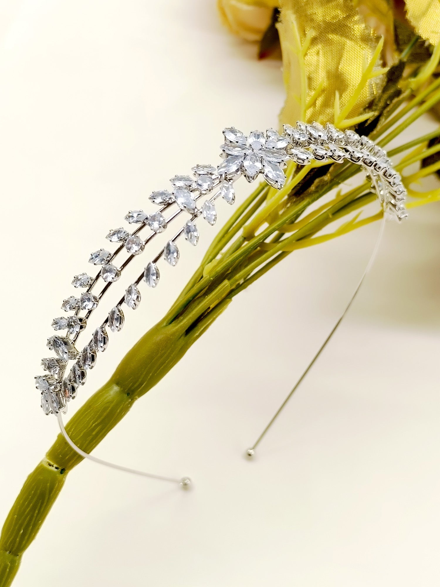 Raysha American Diamond Hair Band - qivii