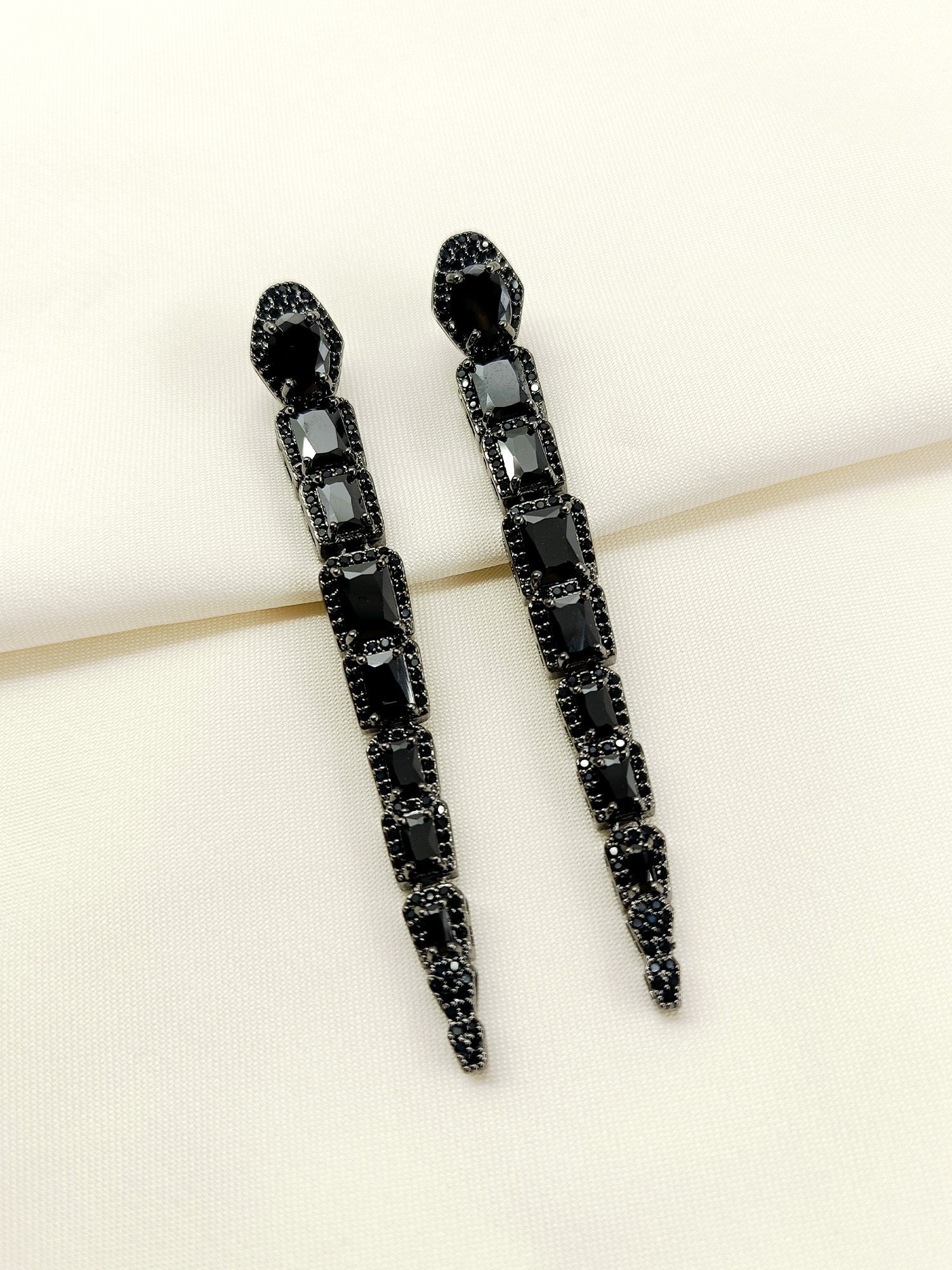 Mehru Black Victorian Earring