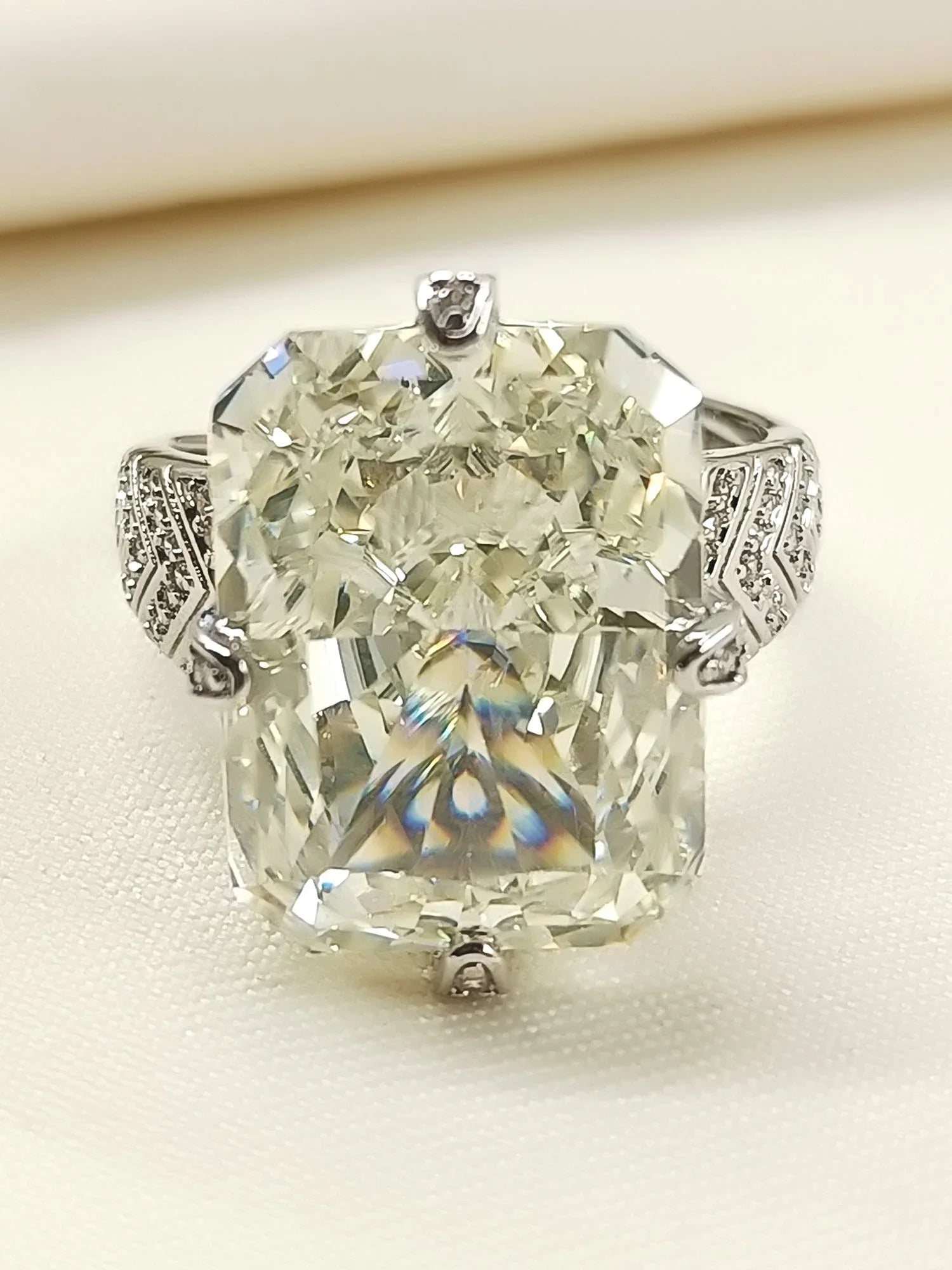 Kiaan White American Diamond Finger Ring