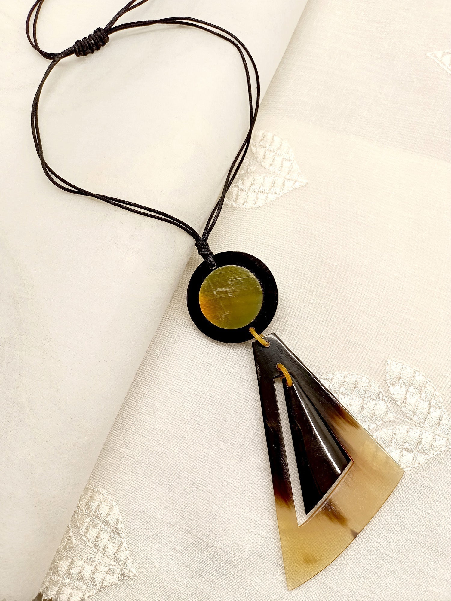 Agnes Beige Long Western Neckpiece - qivii