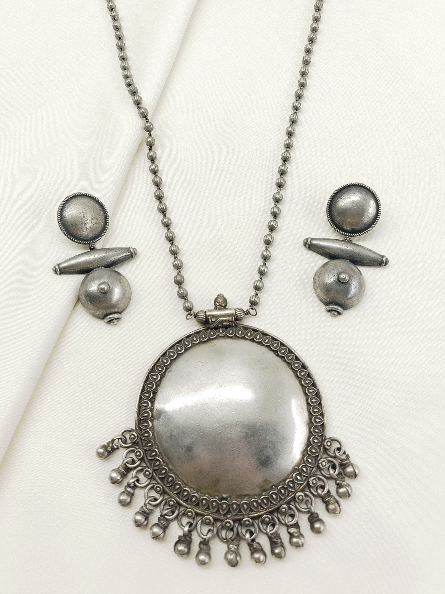 Xyrah Plain Oxidized Necklace Set