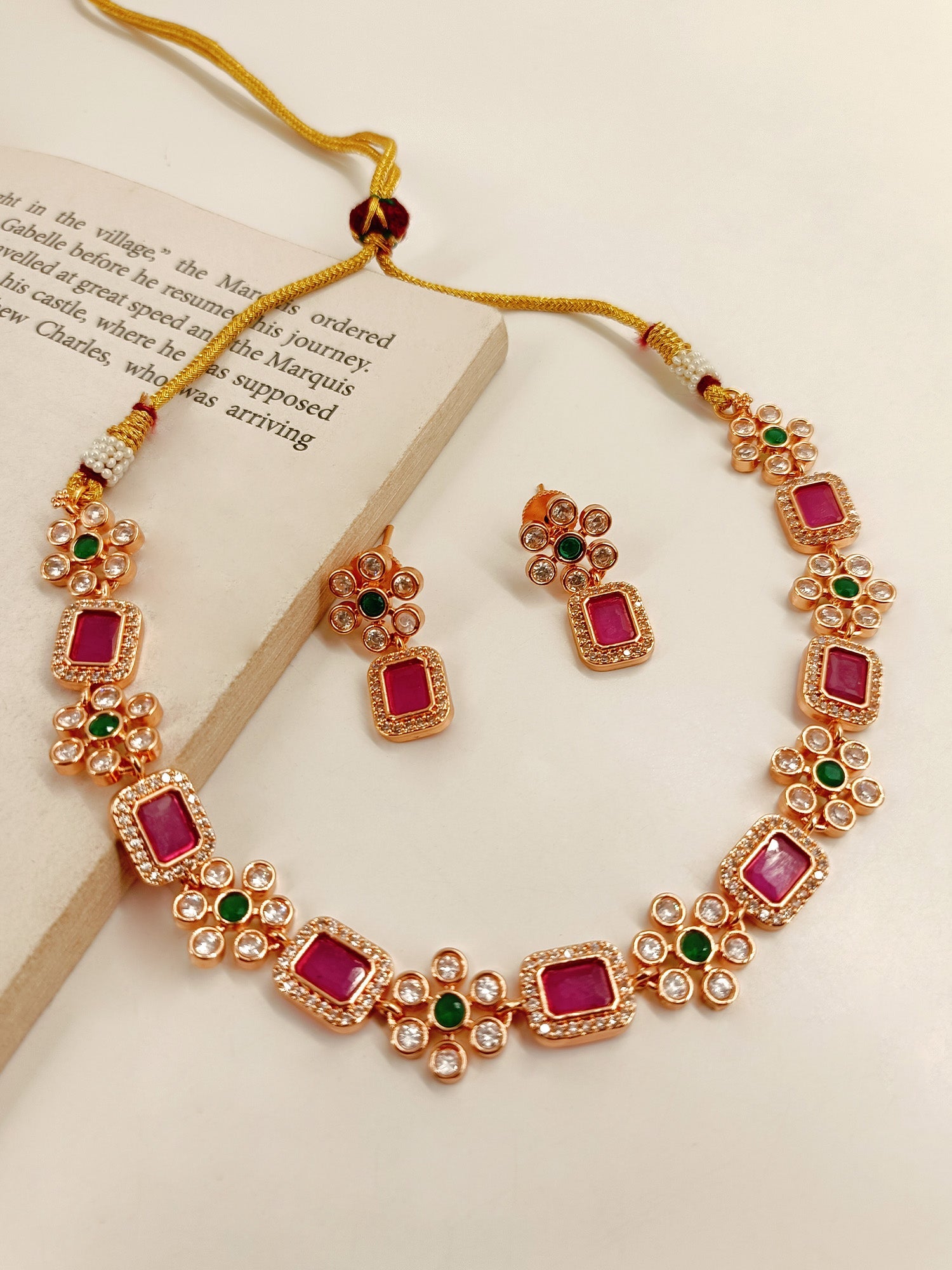 Saoirse R & G Antique Necklace Set