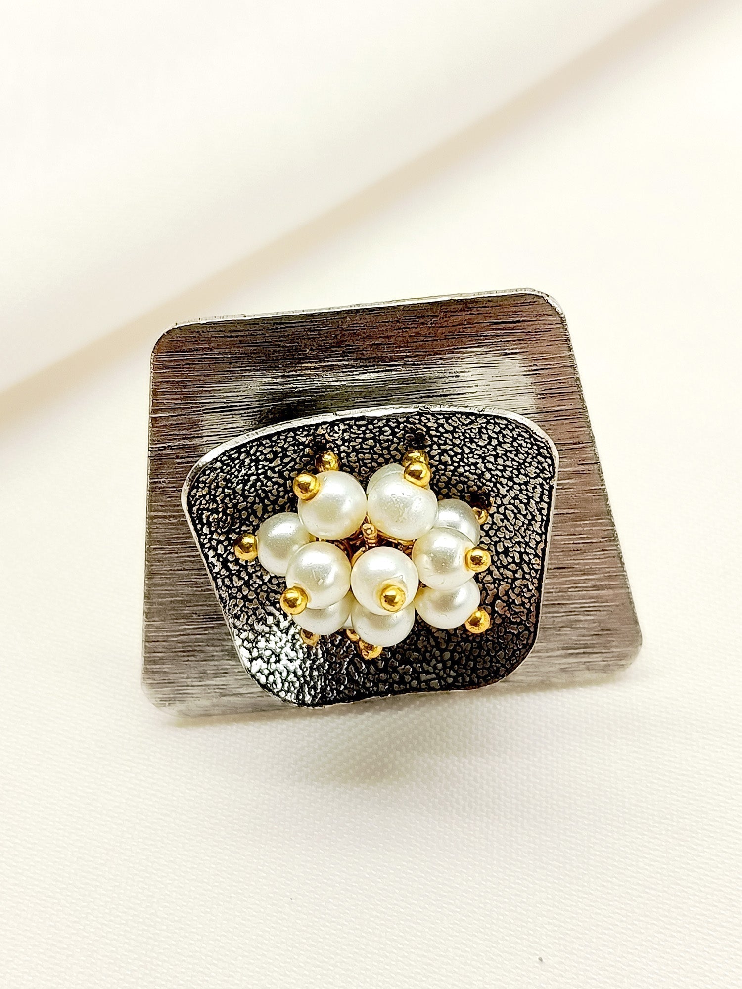 Vira Cream Oxidized Finger Ring - qivii