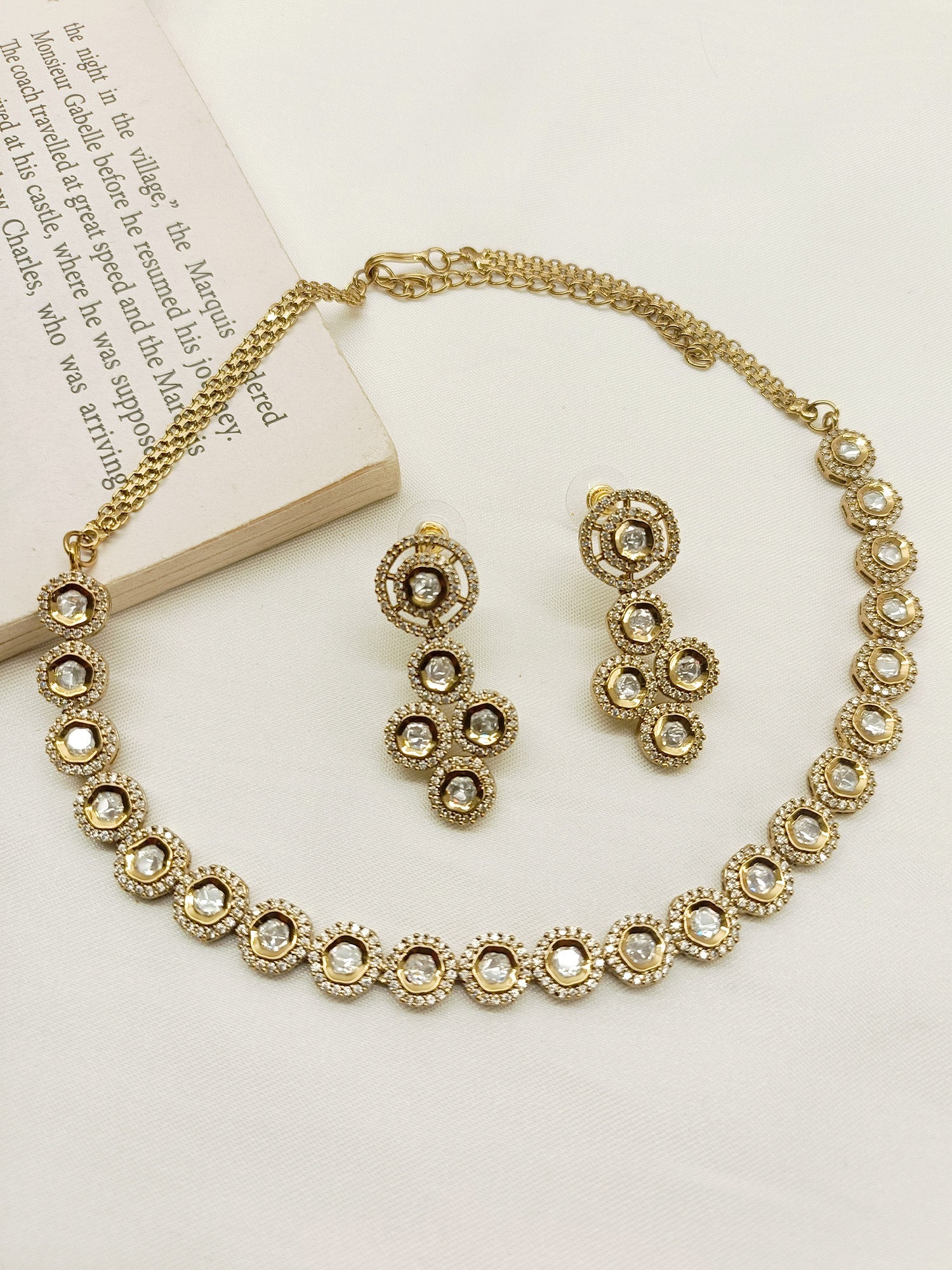 Anahita White Polki Necklace Set - qivii