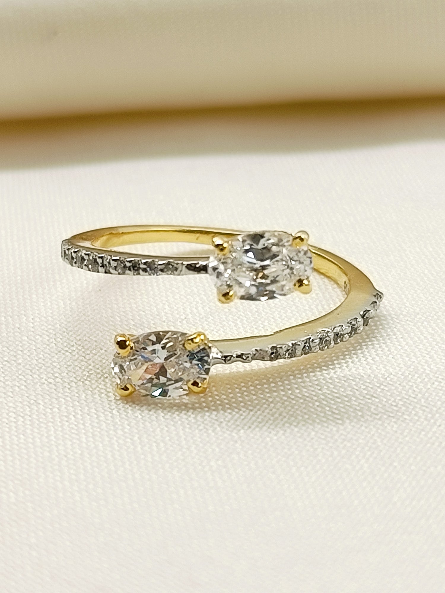 Haman 92.5 Silver Swarovski Stone Finger Ring - qivii