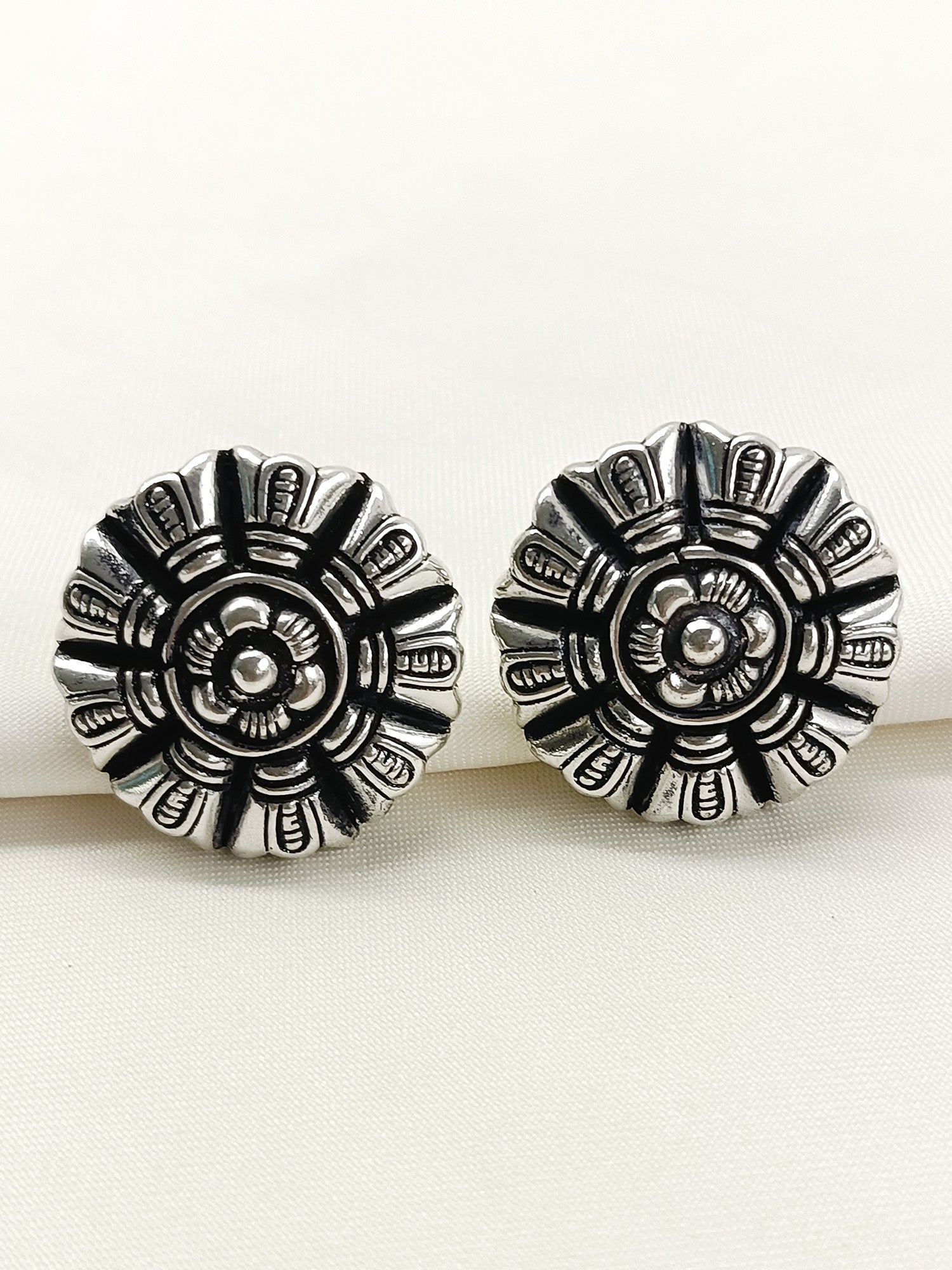 Wazhma Plain Oxidized Tops