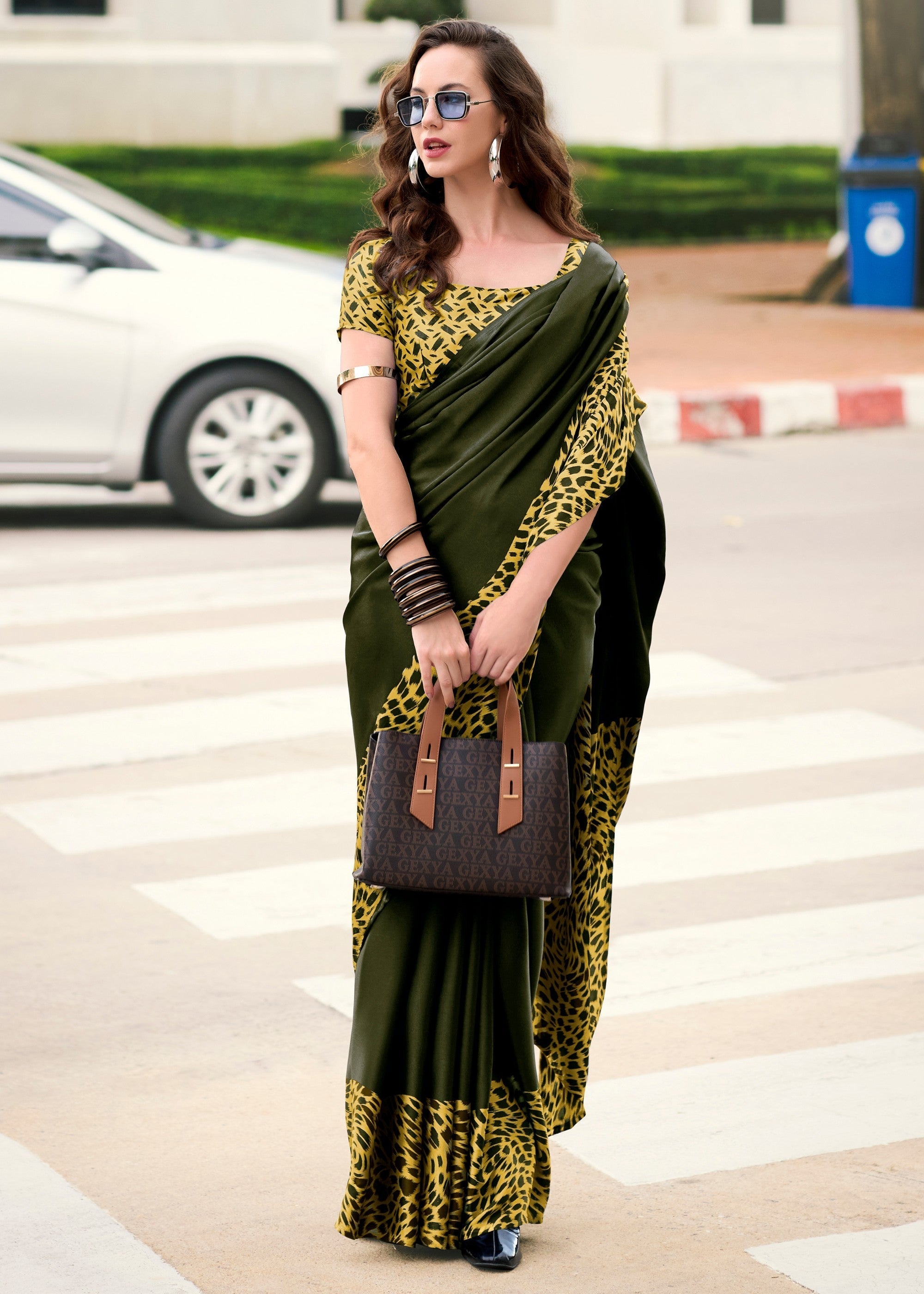 Hunter Green Printed Satin Silk Saree - qivii