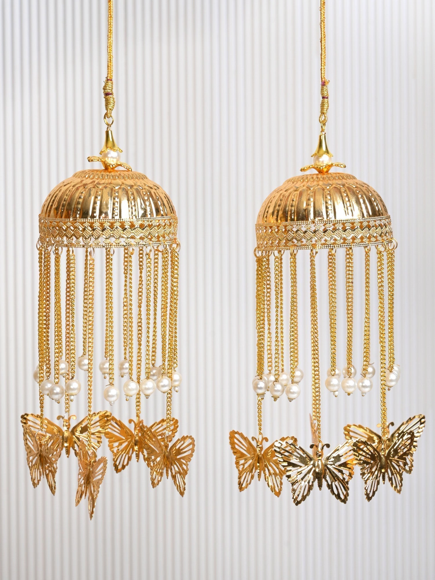 Iraya White Butterfly Pearl Hanging Kalire - qivii