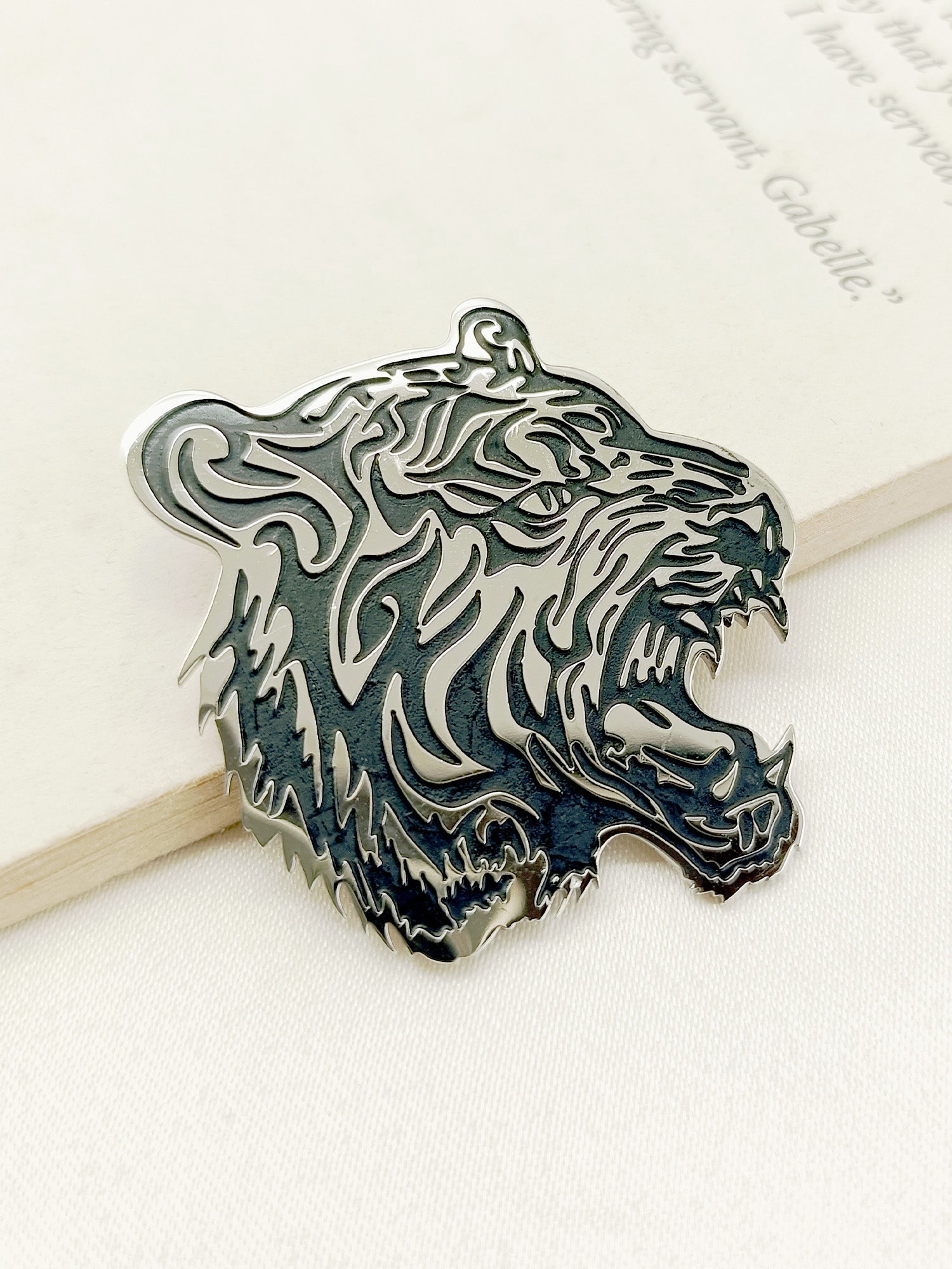 Rida Silver Tiger Men's Brooch - qivii