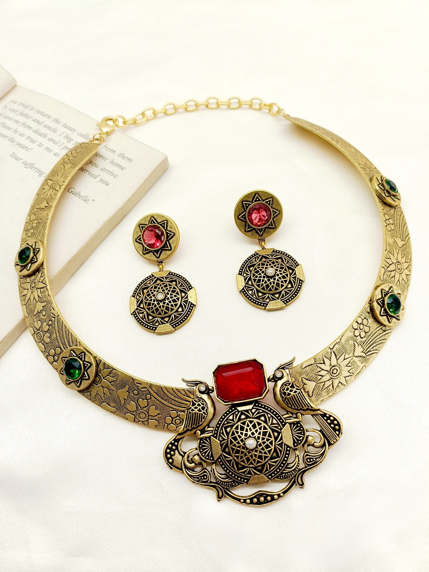 Latika M & G Hasli Style Antique Necklace Set - qivii