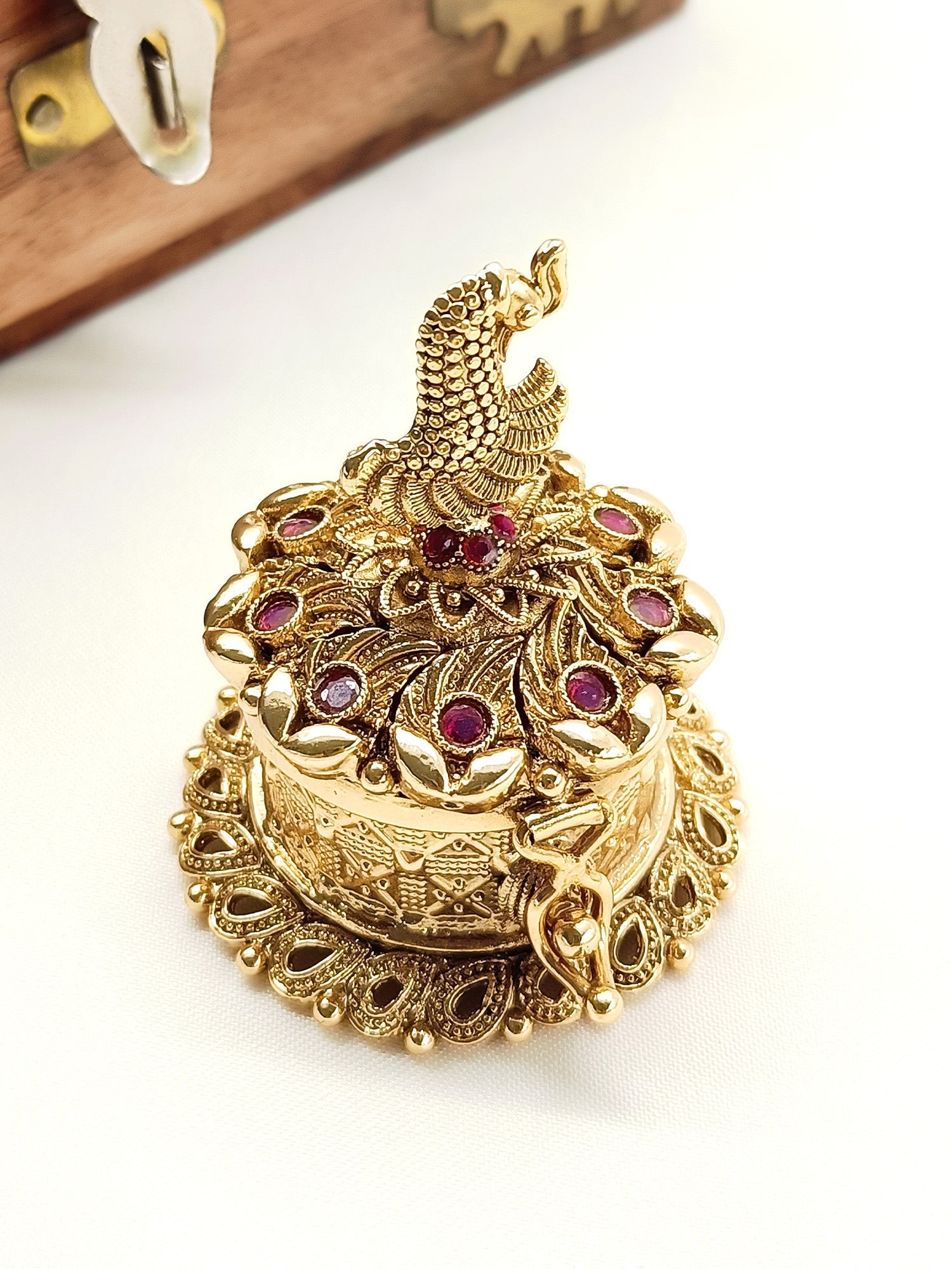 Pavitra Ruby Antique Temple Sindoor Dibbi