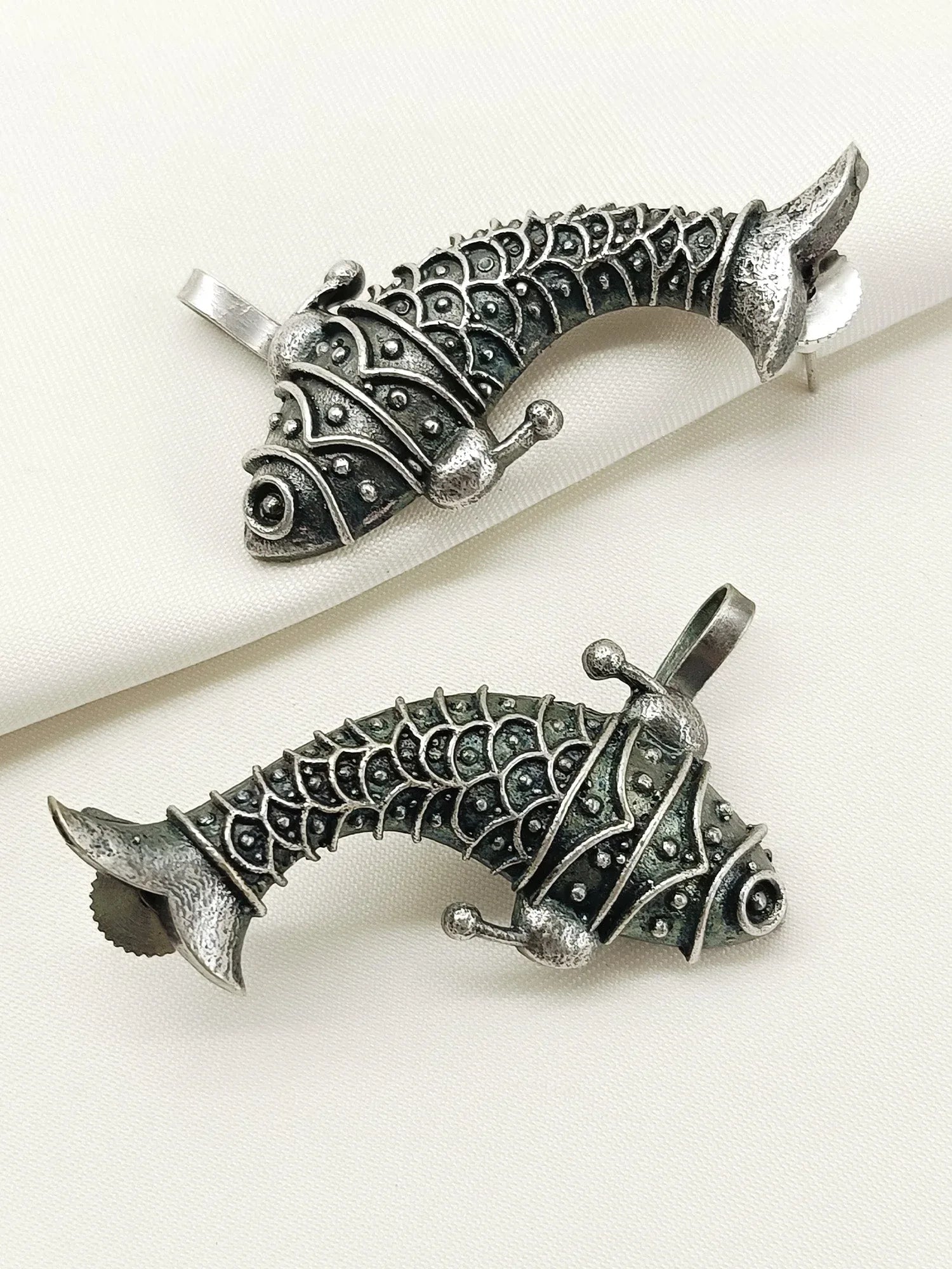 Genelia Plain Oxidized Earcuffs