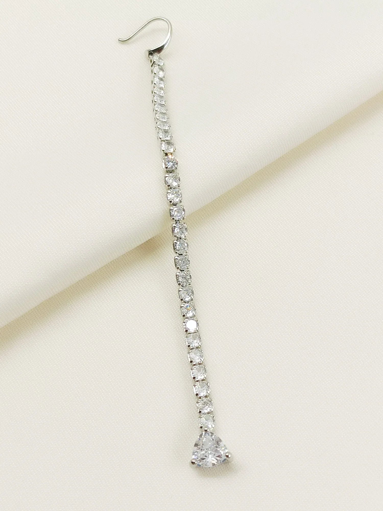 Aafreeda White American Diamond Teeka