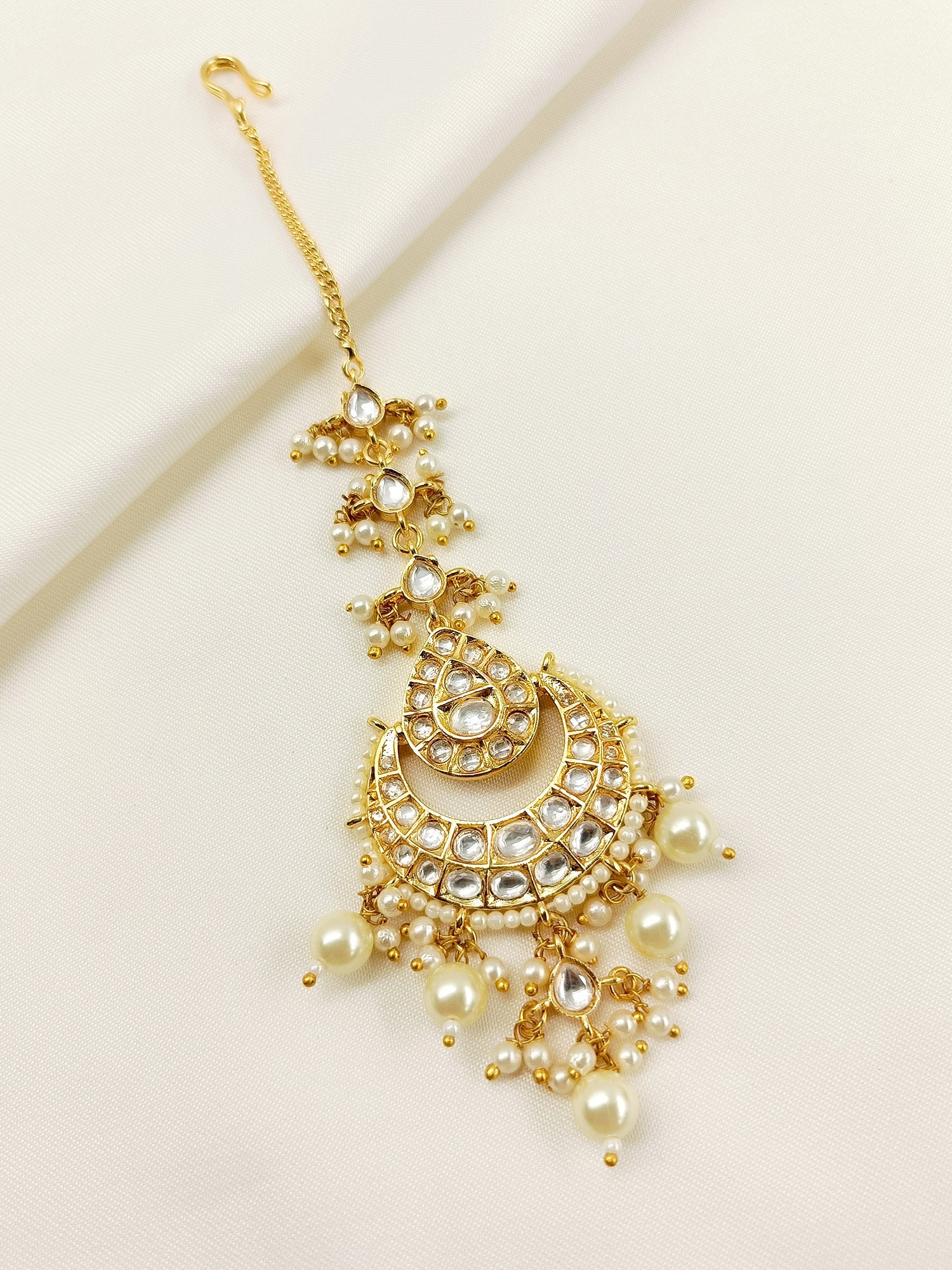Tarannum White Kundan Teeka