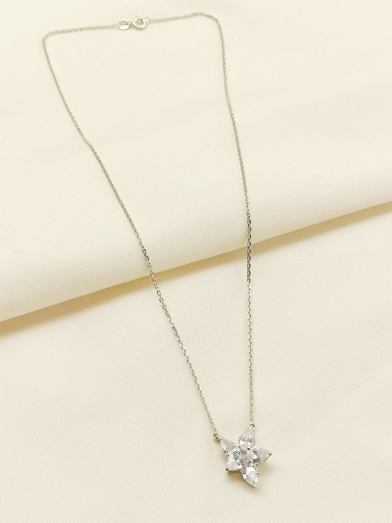 Zamila 92.5 Silver Swarovski Stone Pendal