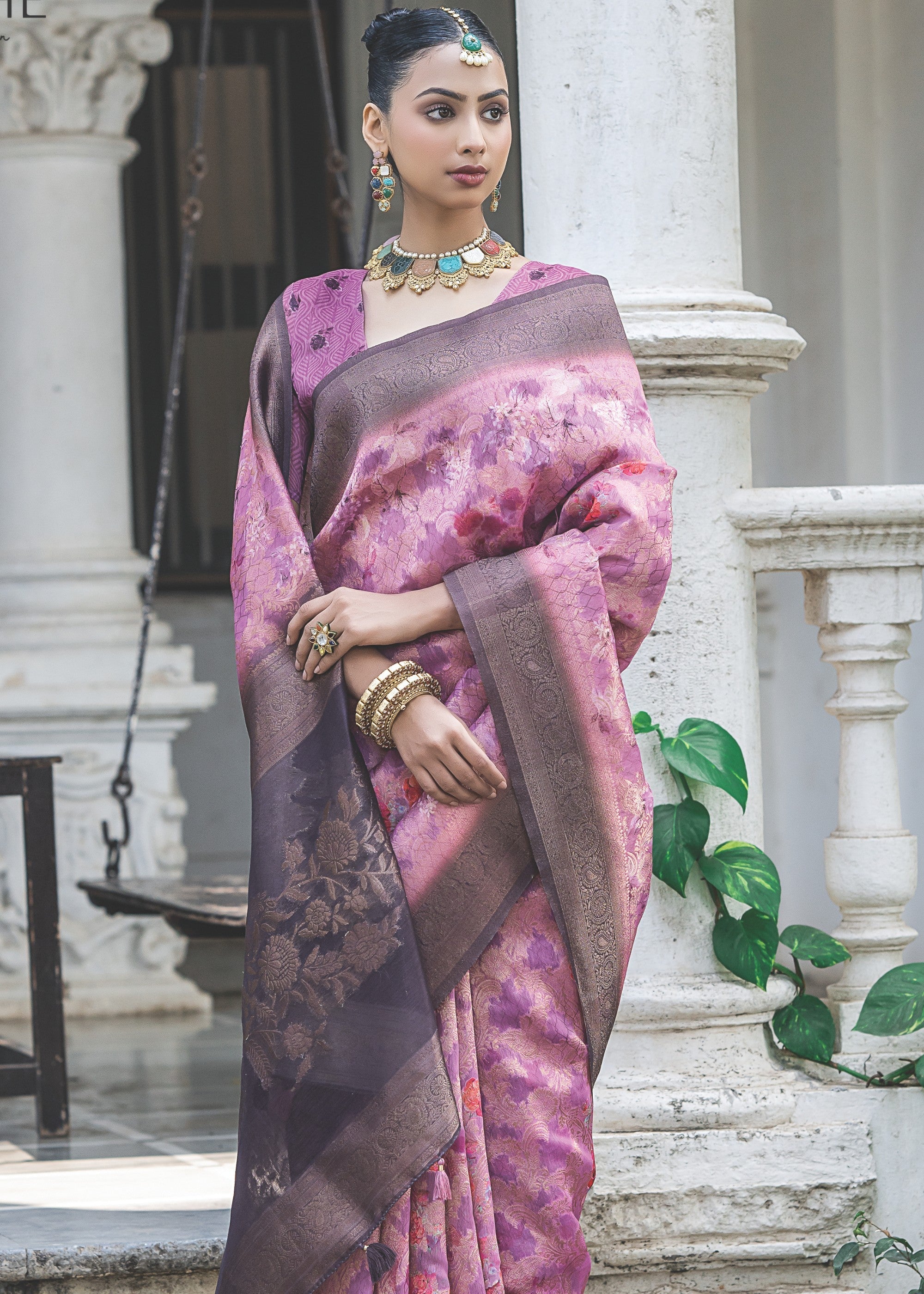 Barbie Pink Woven Silk Saree with Contrast Pallu - qivii