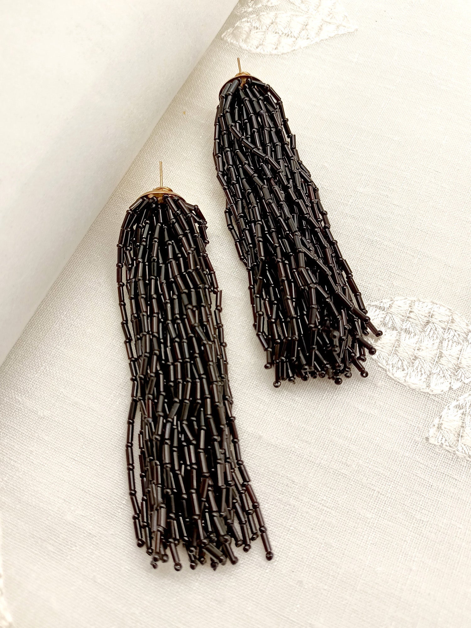 Khwaab Black Western Earrings - qivii