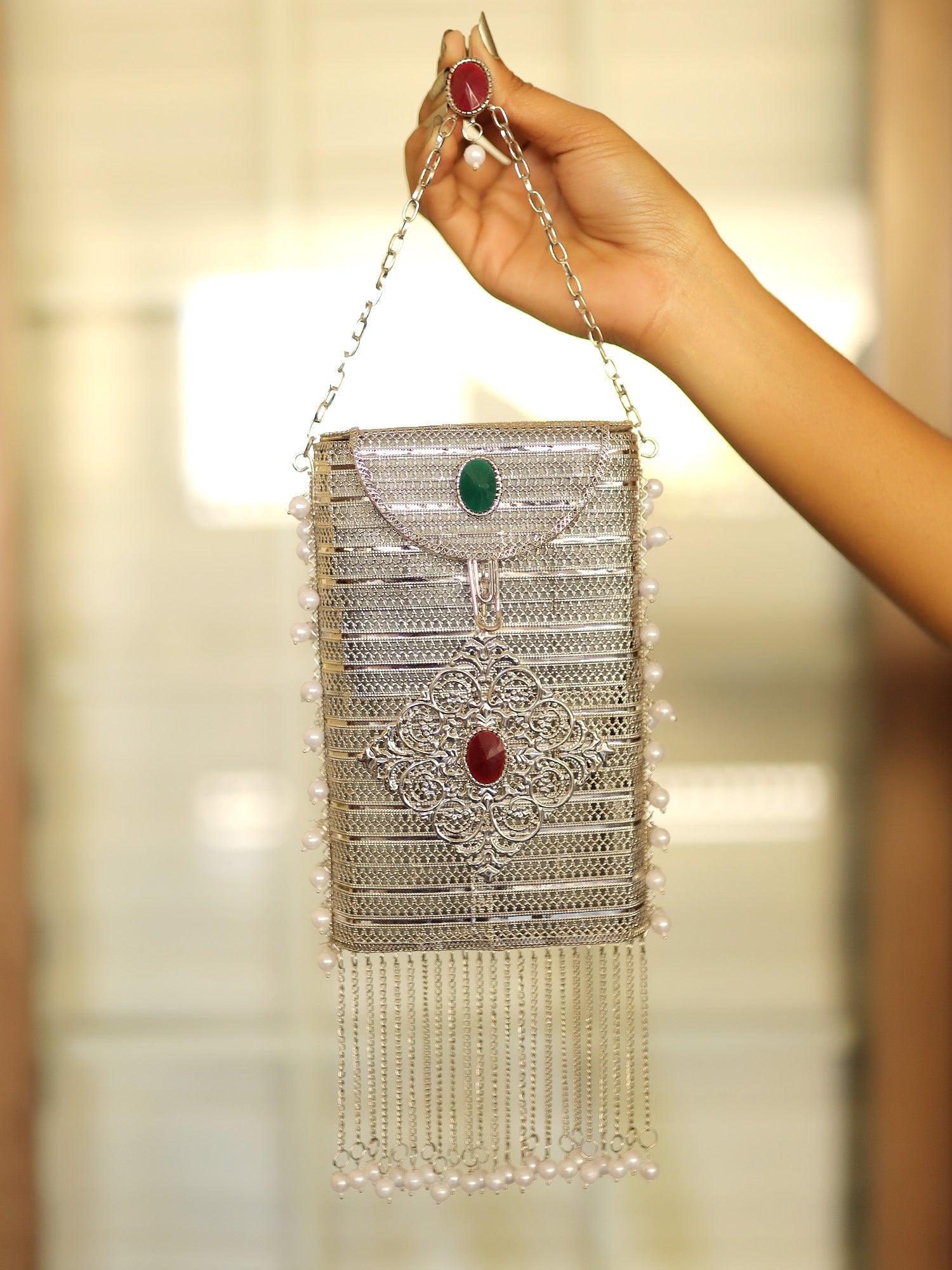 Shabana Silver Mobile Pouch - qivii