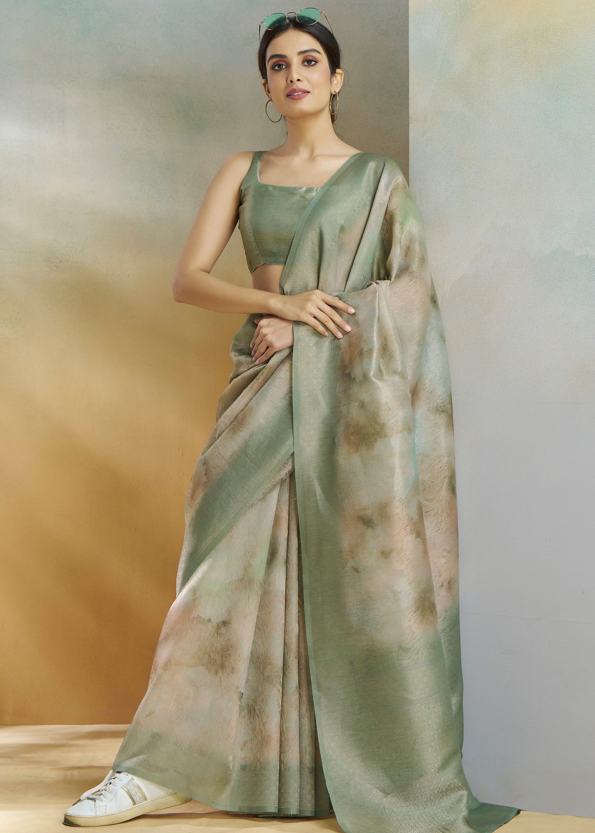 Laurel Green Handloom Weaving Silk Saree - qivii