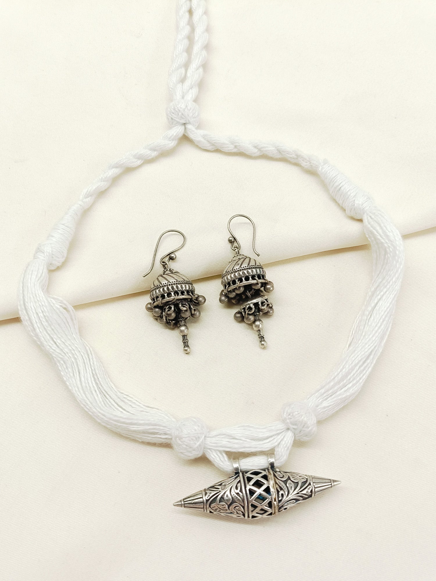 Sammi White Oxidized Necklace Set