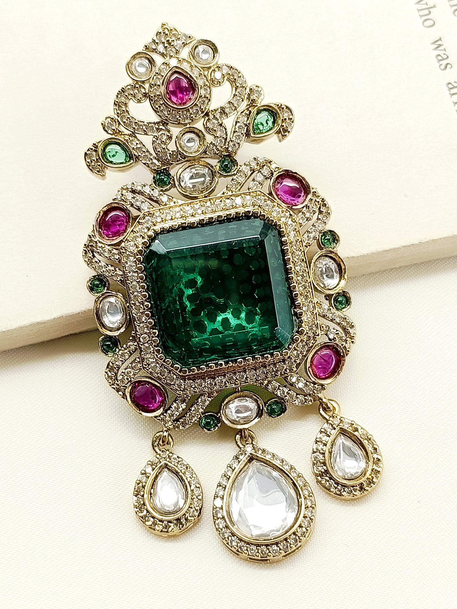 Mayank R&G Men's Brooch