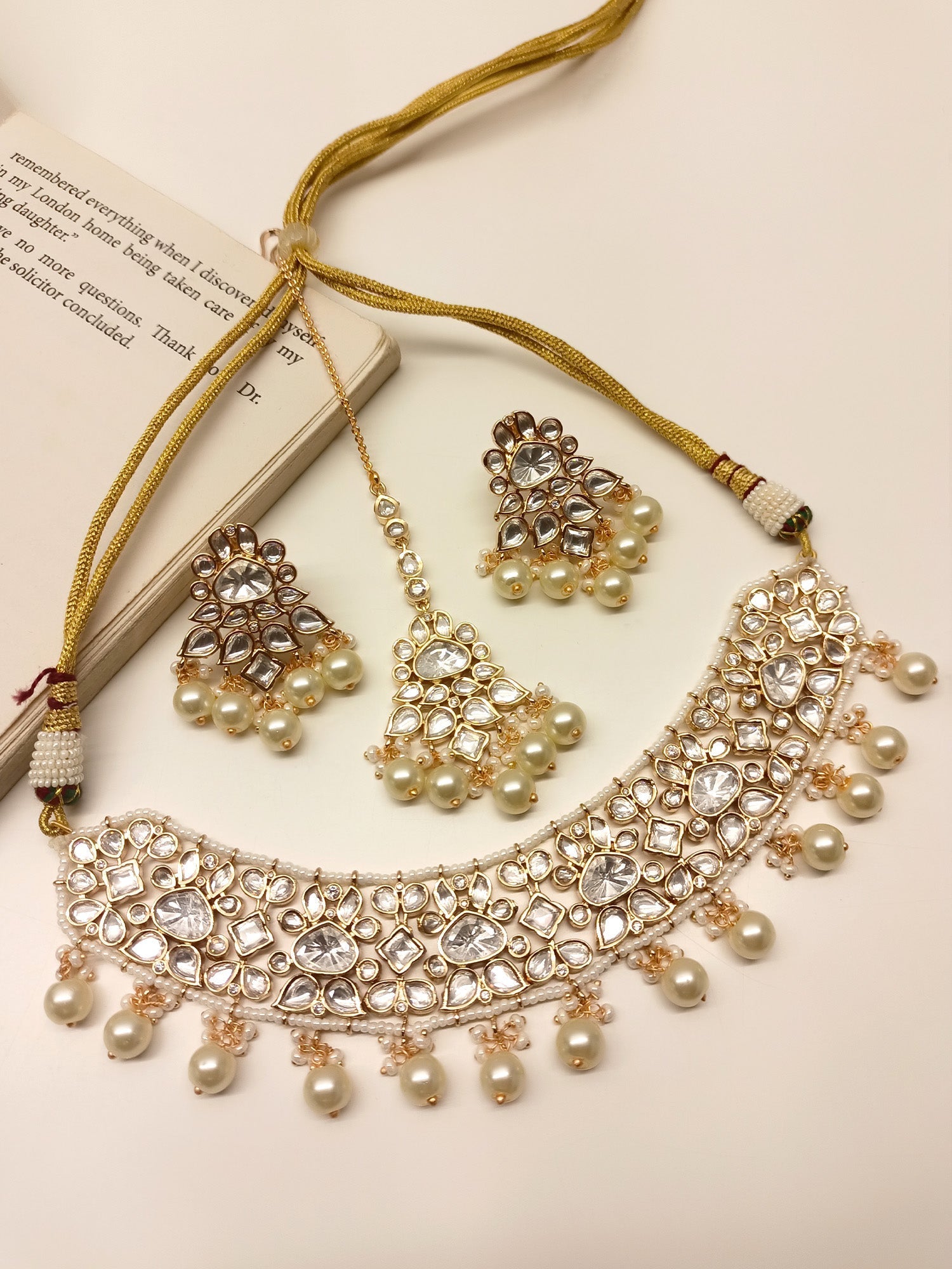 Aviana White Kundan Choker Set - qivii
