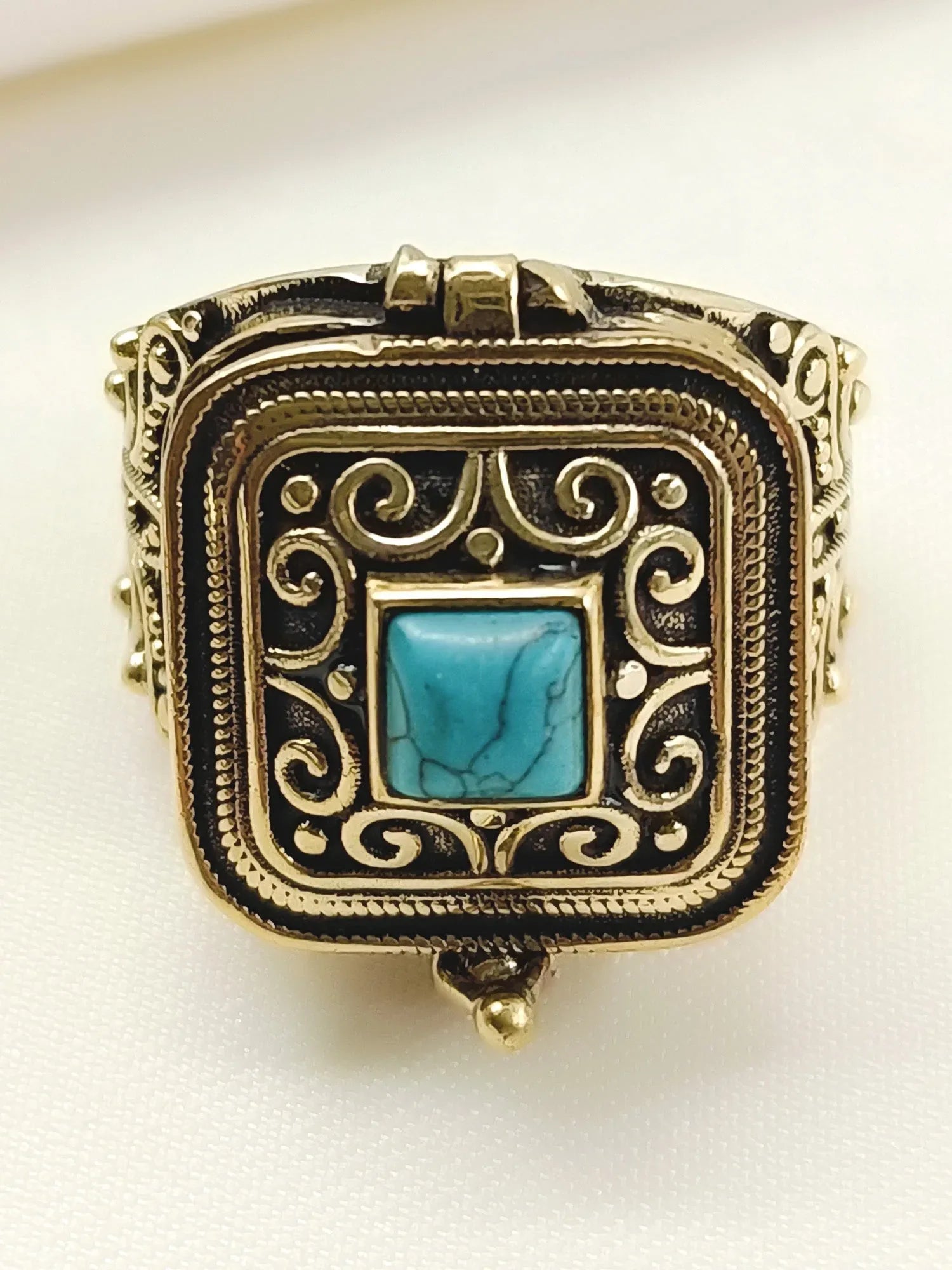 Aathirai Firozi Western Finger Ring