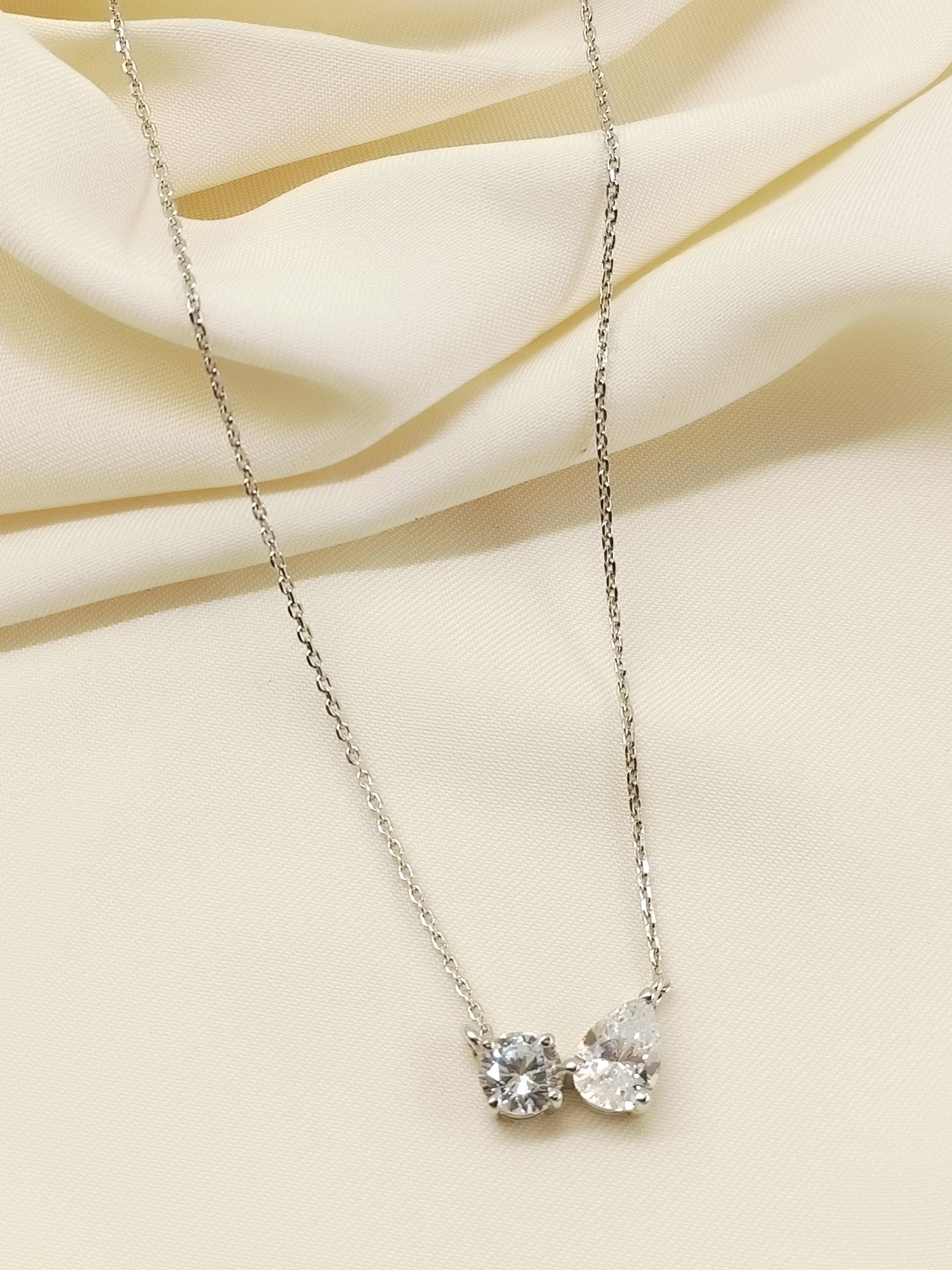 Aapshi 92.5 Silver Swarovski Stone Pendal