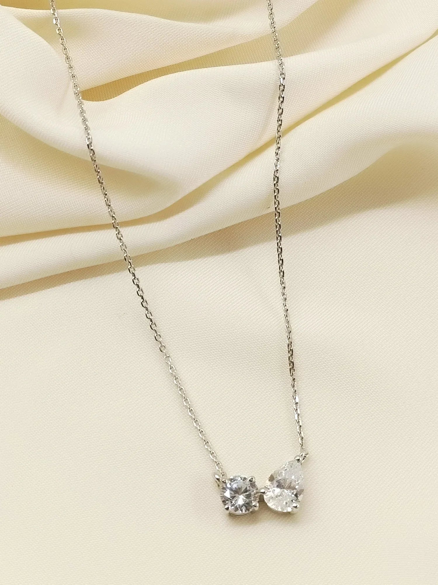 Aapshi 92.5 Silver Swarovski Stone Pendal