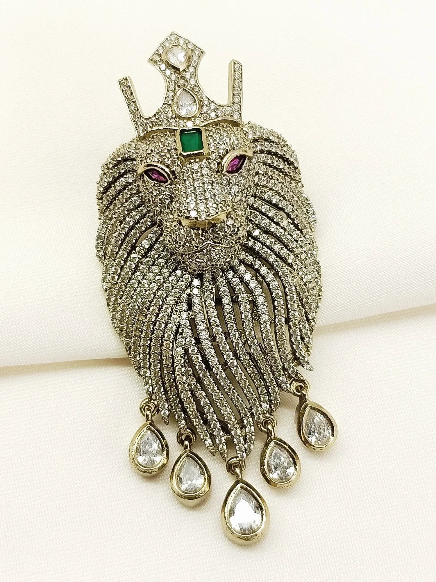 Aarush Green Lion Brooch