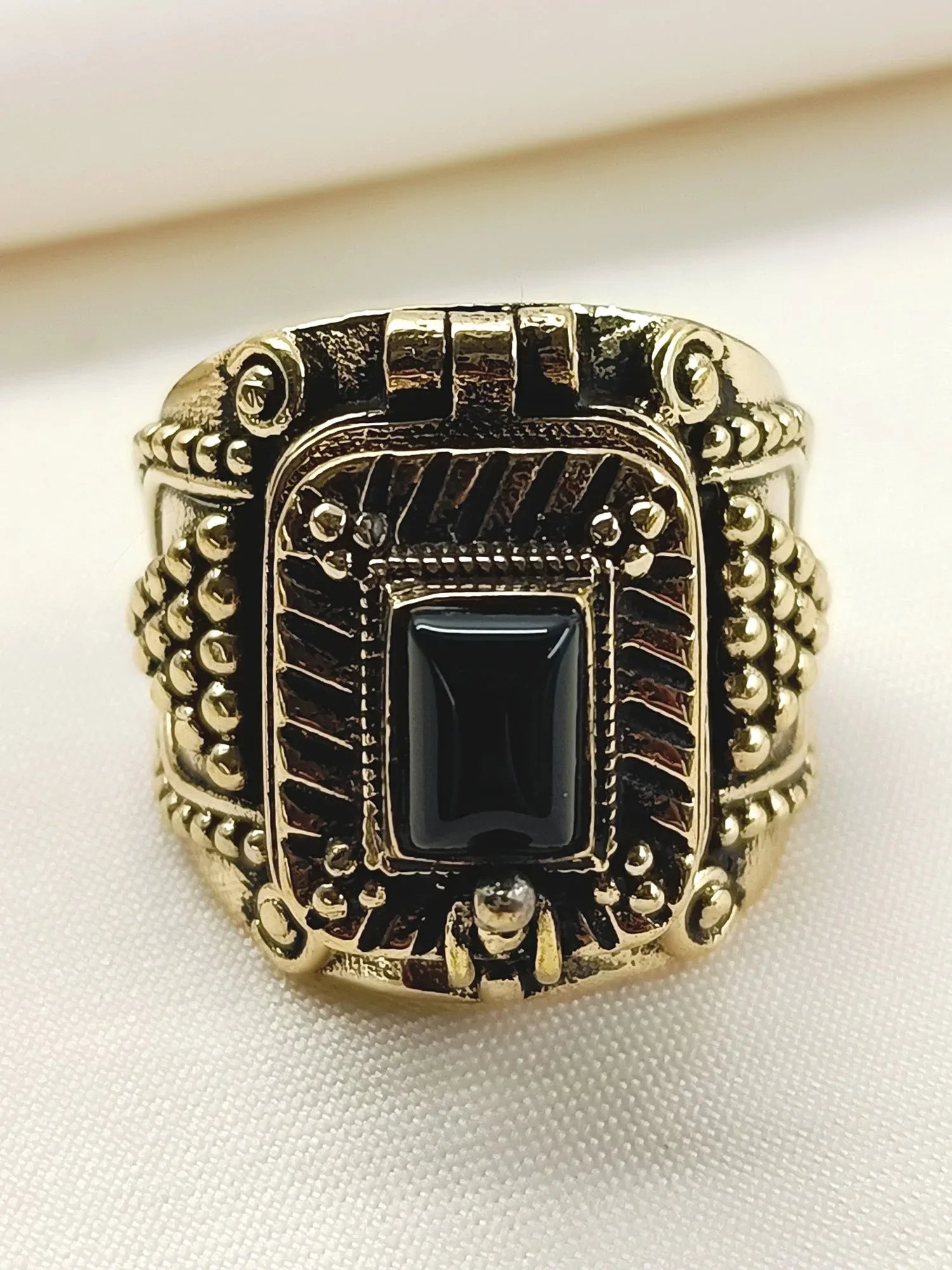 Vritee Black Western Finger Ring