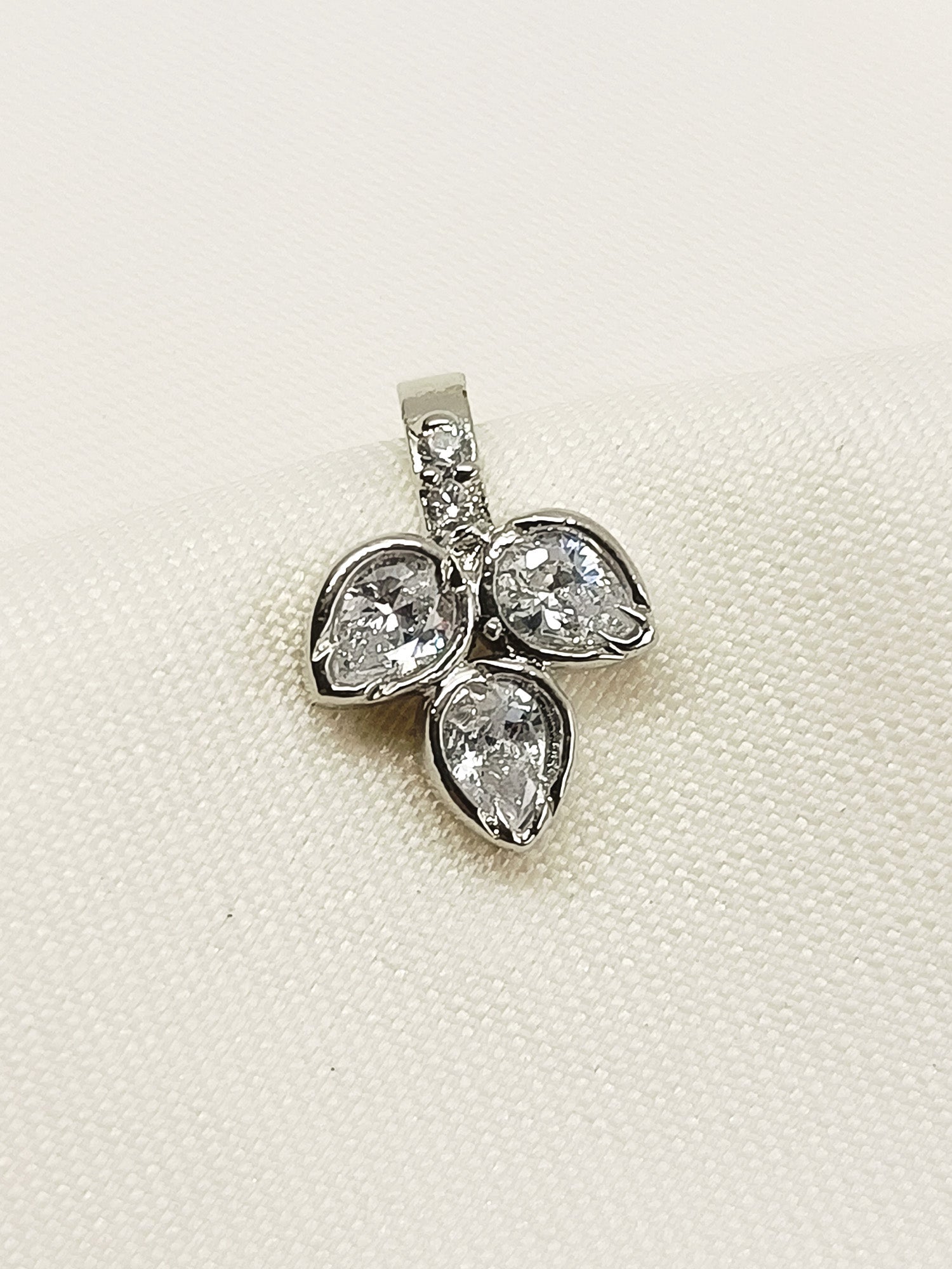 Aza Silver American Diamond Pressing Nath