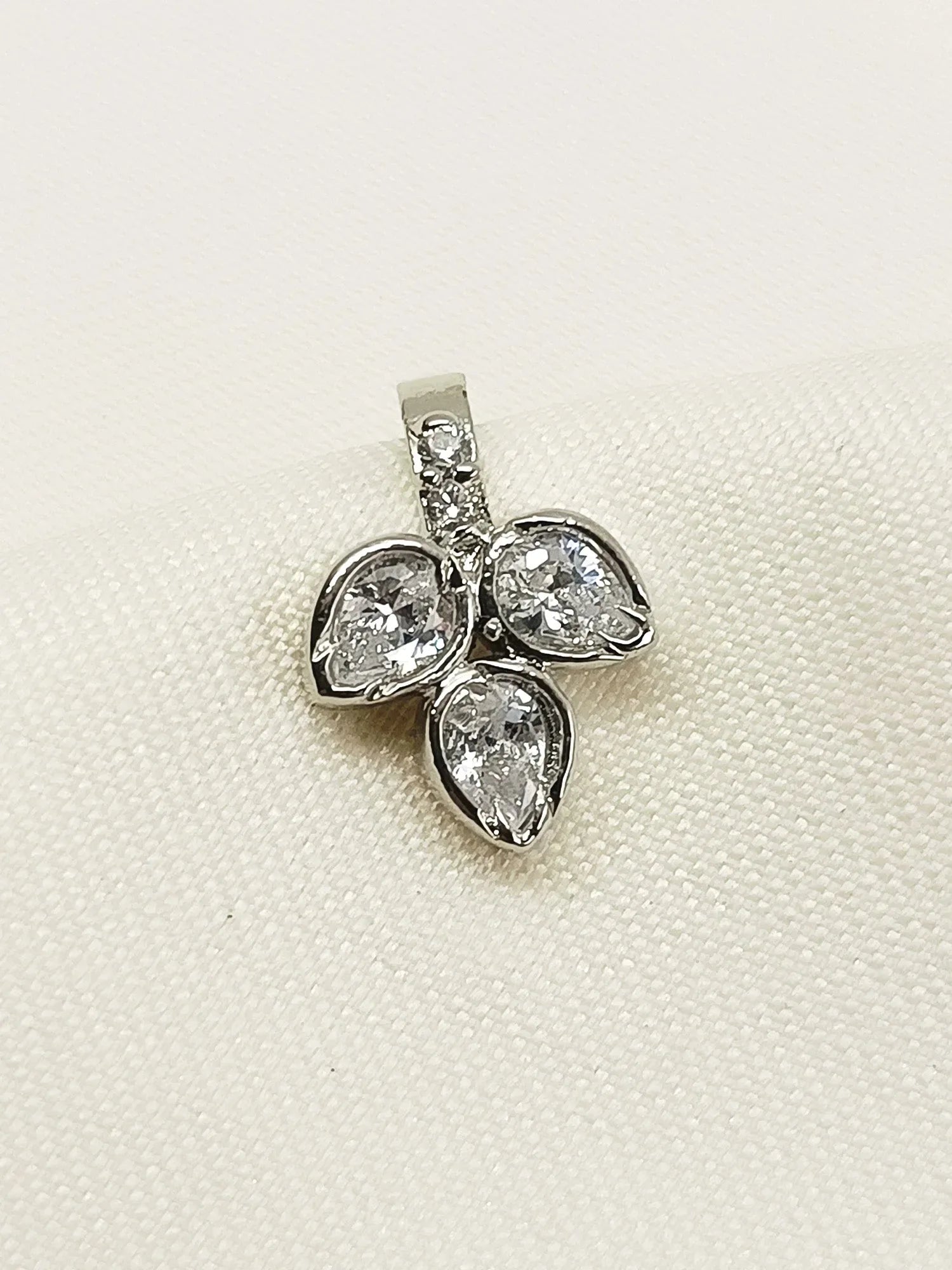 Aza Silver American Diamond Pressing Nath