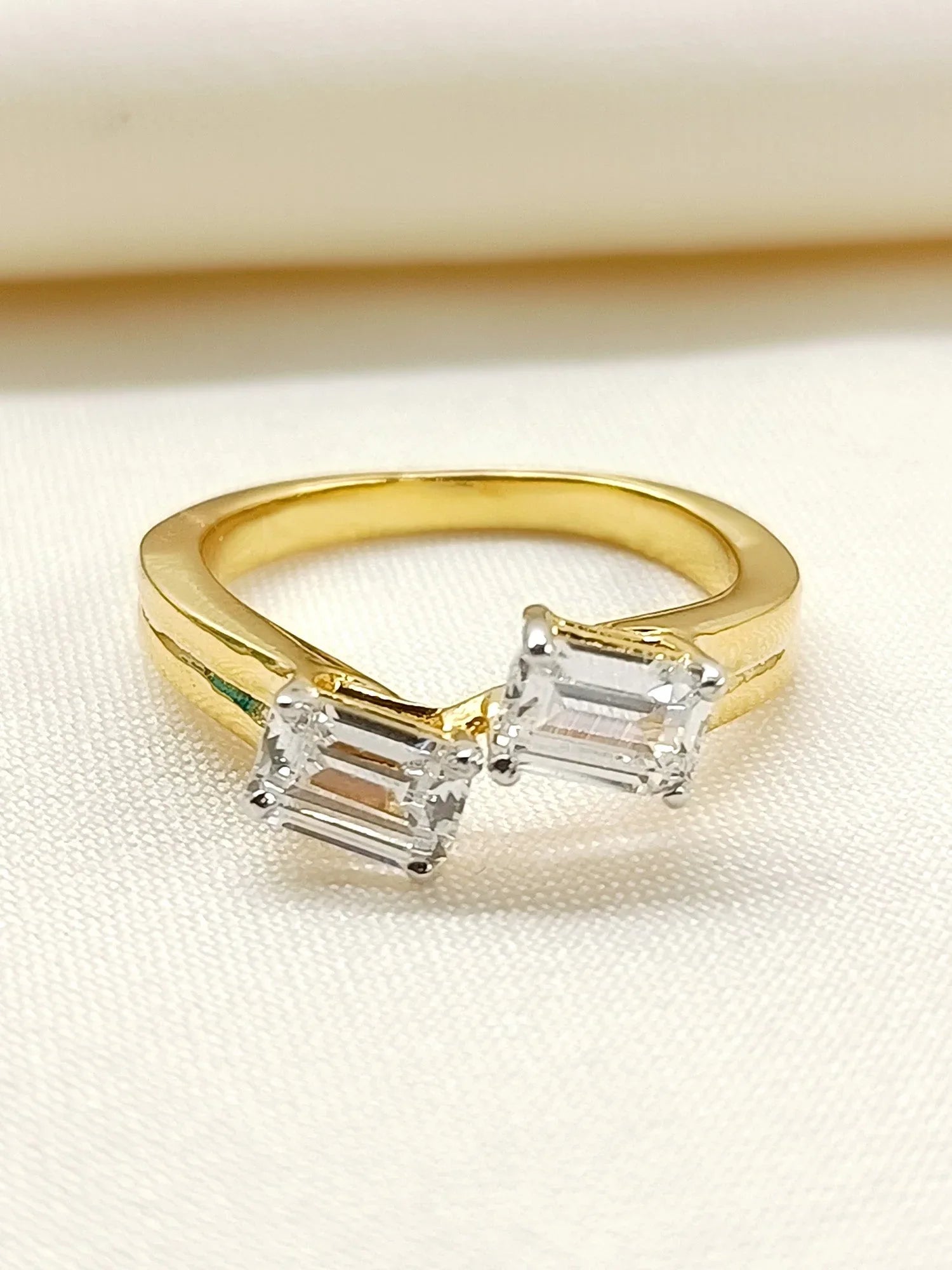 Forum 92.5 Silver Swarovski Stone Finger Ring
