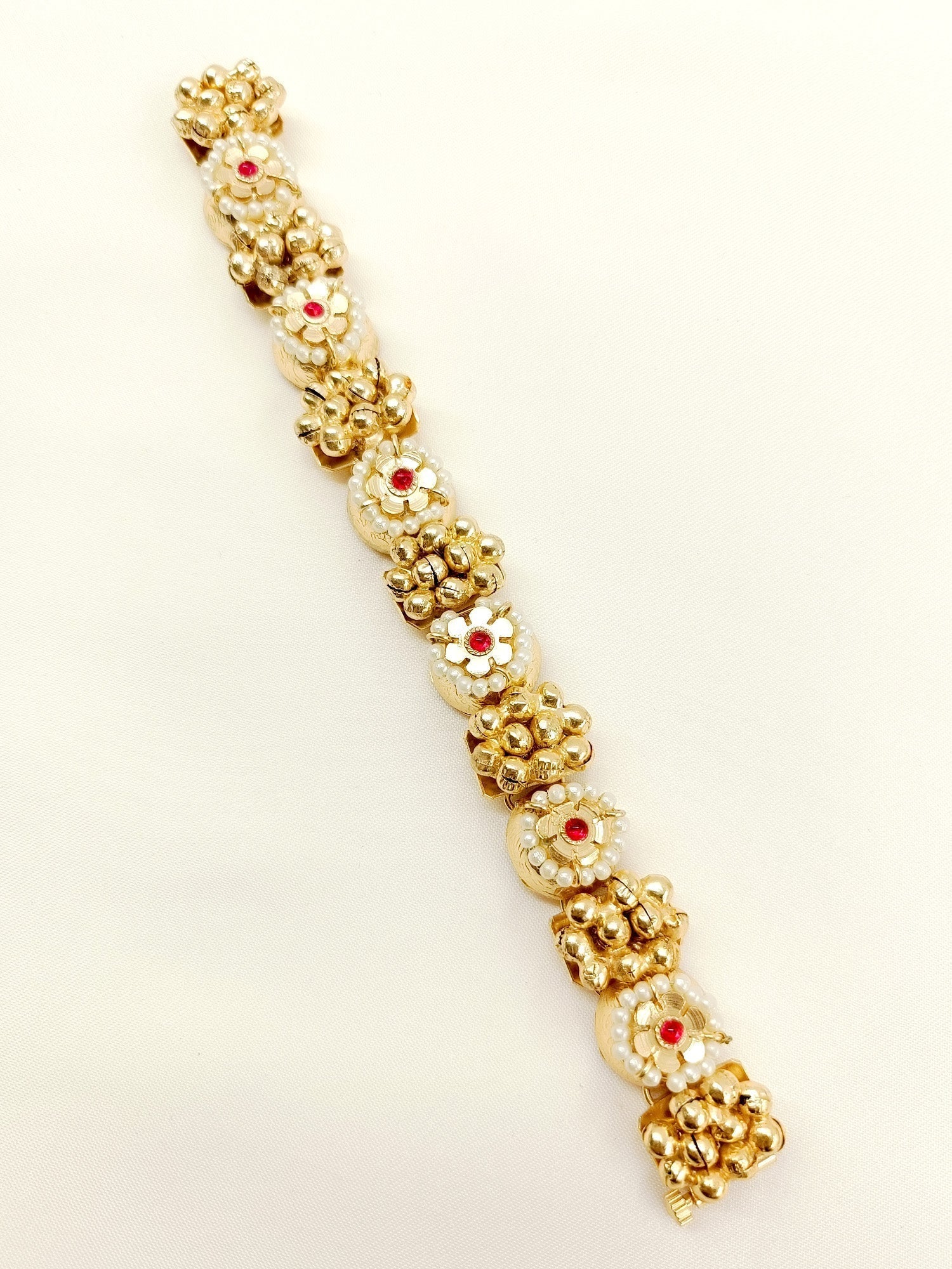 Qaram Majenta Oxidized Bracelet - qivii