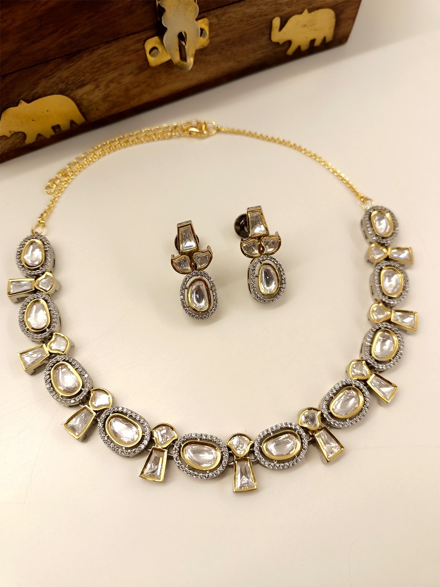 Avantika White Victorian Necklace Set - qivii